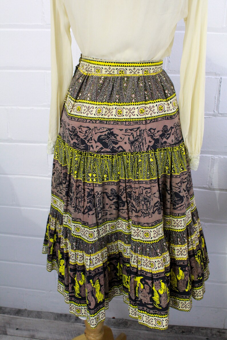 1950s brown and yellow novelty print cotton skirt, full silhouette high waisted with metal zipper