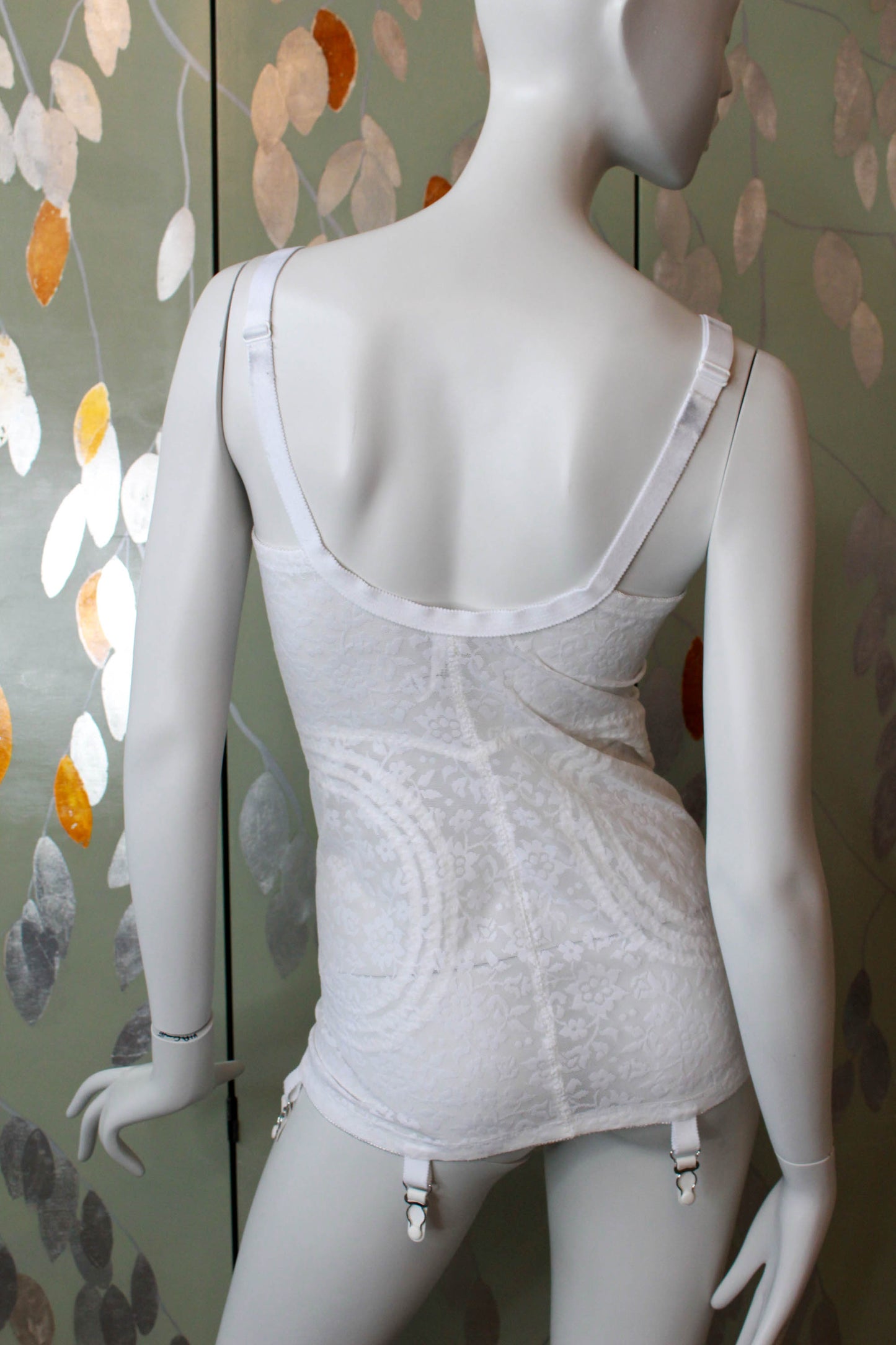 Deadstock 80s White Lace Shaping Bra, 38C
