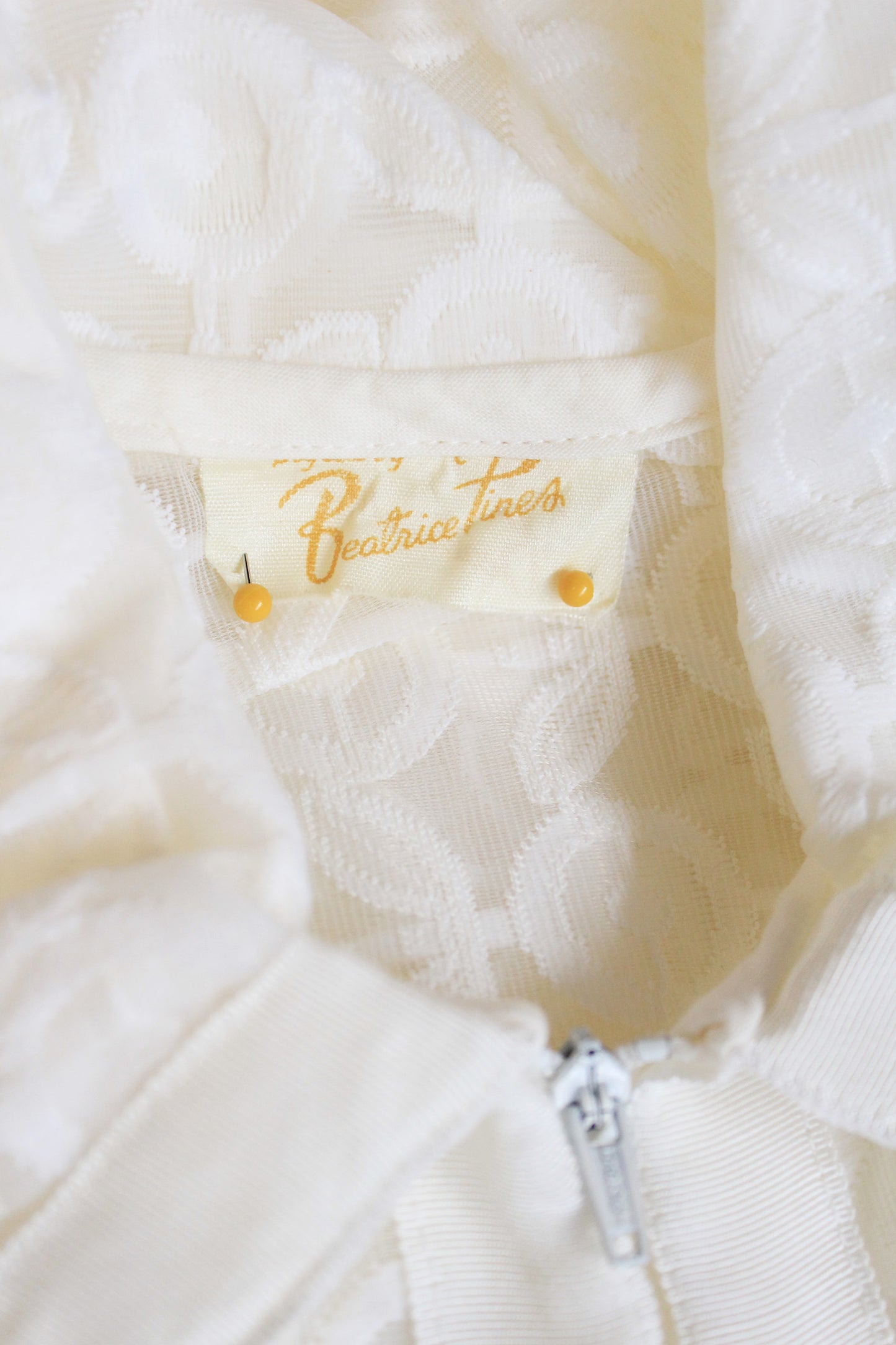 1970s Long Semi Sheer Simple Flower White Robe, Small