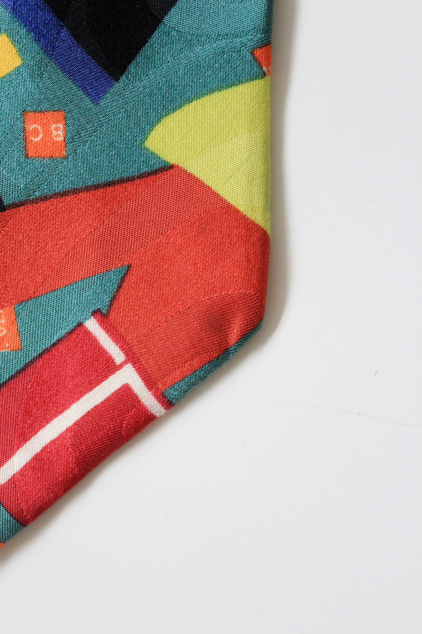 1990s Colourful Memphis Milano Silk Designer Tie In An Abstract Print