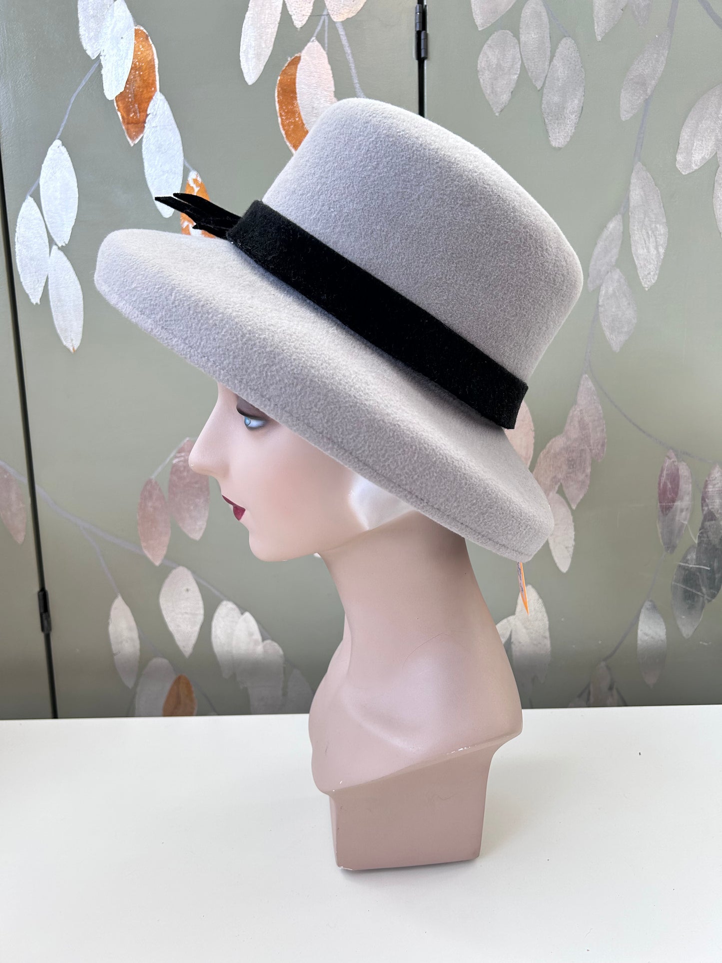 vintage 80s Frank Oliver wool felt hat grey with black velvet ribbon bow around the brim