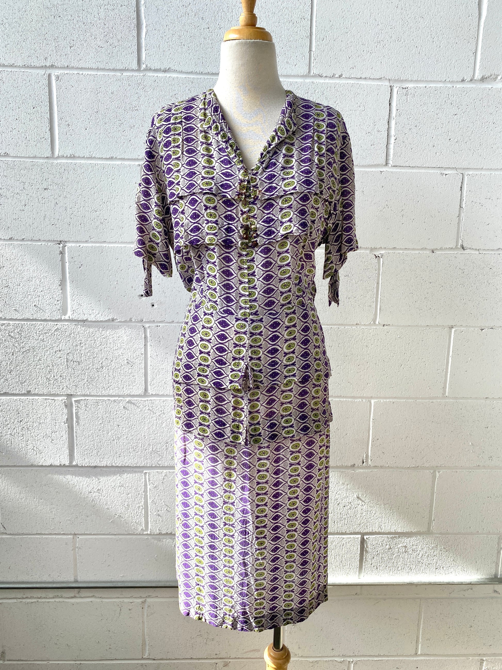 Vintage 1940s Purple & Green Print Silk Day Dress, B44"