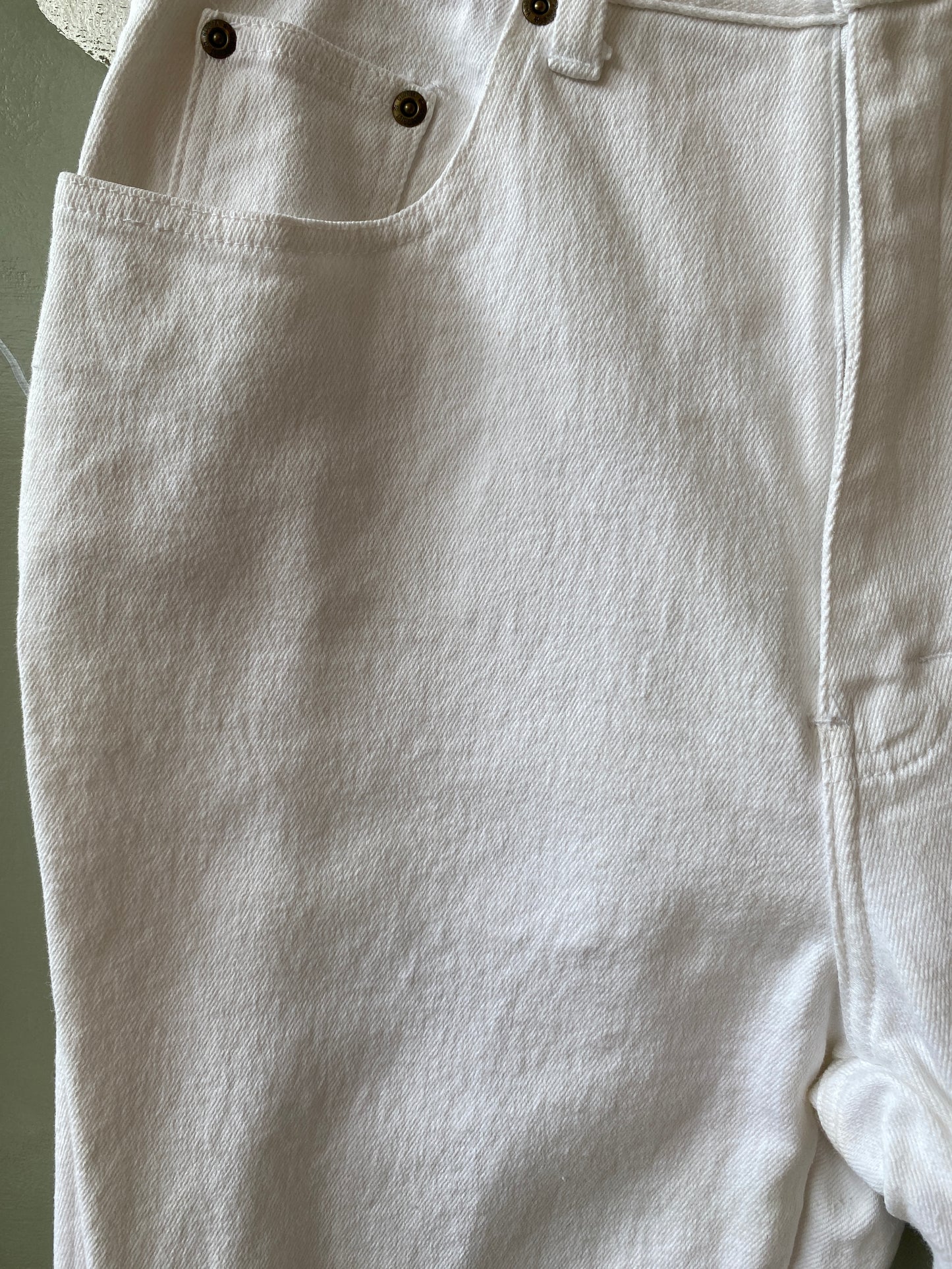 Vintage 1980s White Cotton Denim Gloria Vanderbilt Tapered Jeans, W30