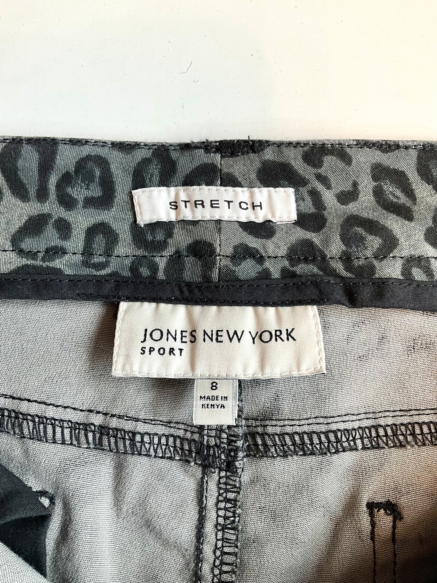 Vintage 2000s Jones New York Grey Leopard Print Straight Jeans, W33