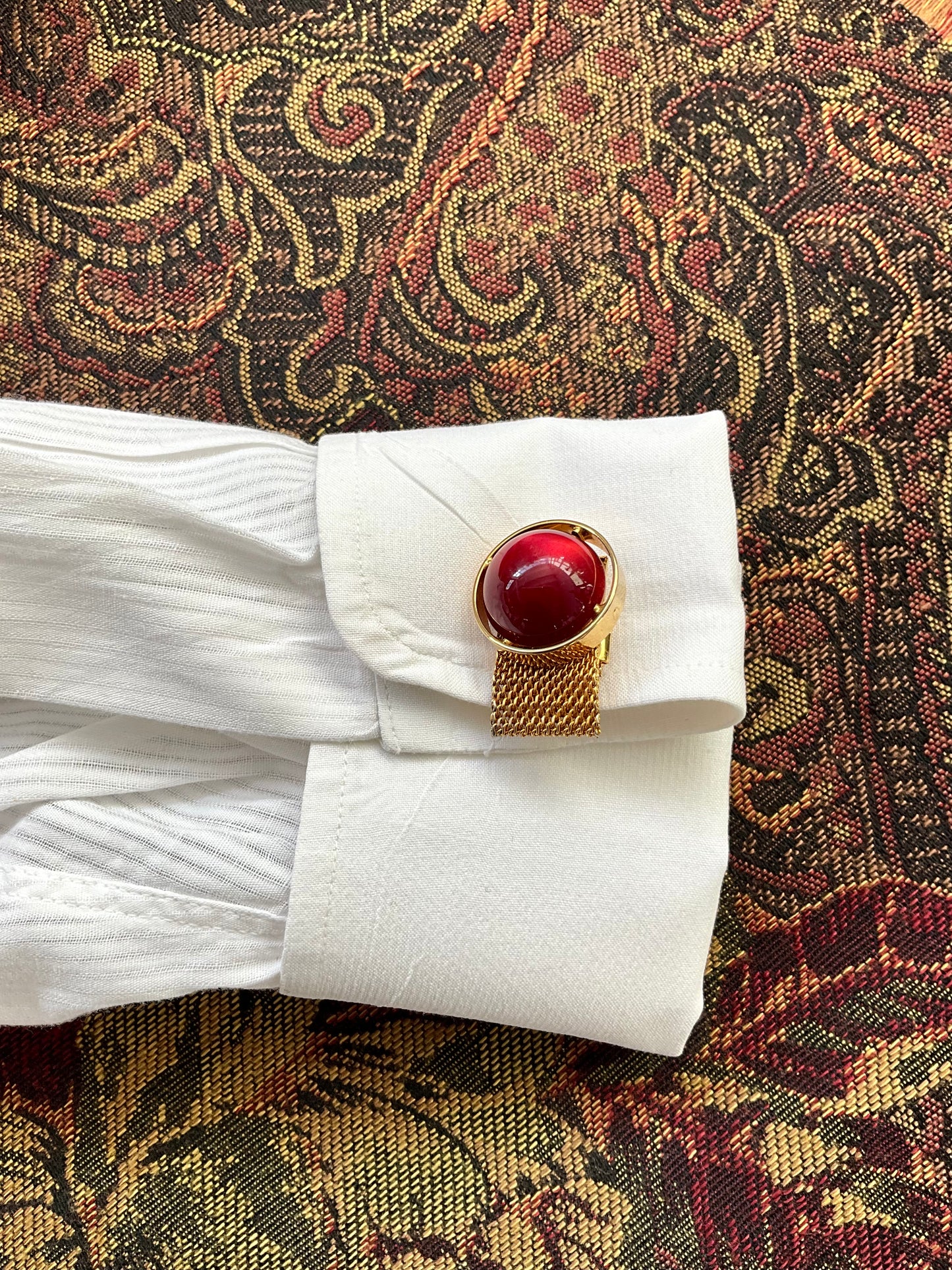 Vintage 1970s Gold Tone Round Cufflinks with Red Cabochon Stones and Mesh Wrap