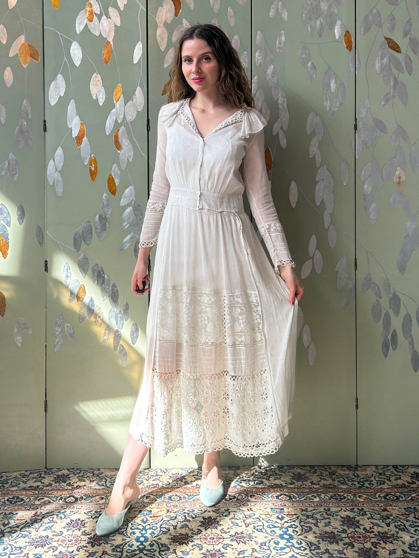 Antique Edwardian White Batiste Cotton Gauze Lawn Dress with Ruffle Collar, Long Sleeves, Lace and Embroidery, Boho Wedding Dress, Bust 34"