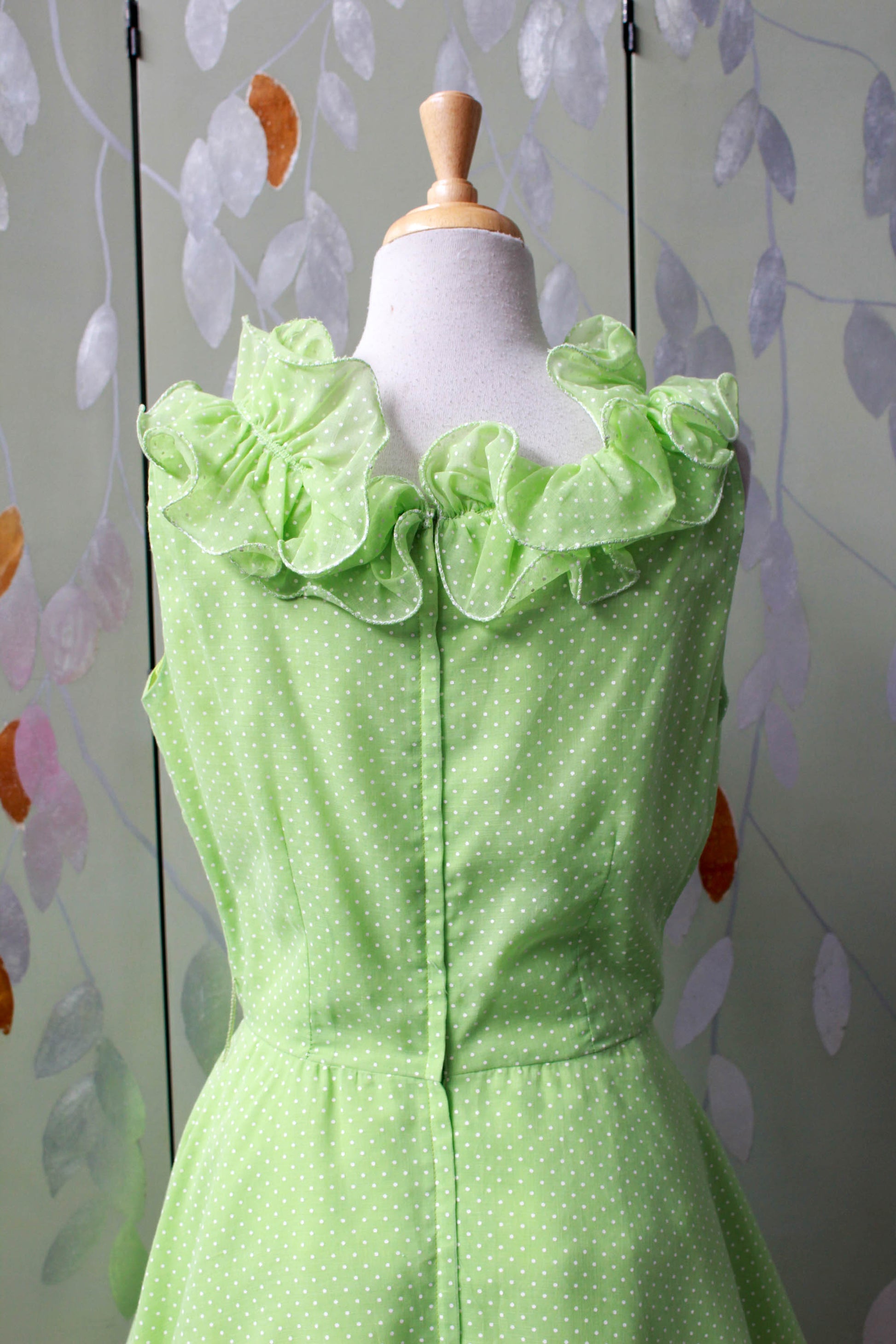 1960s lime green and white polka dot print fit and flare dress with ruffled collar, sleeveless, cotton blend summer vintage dress