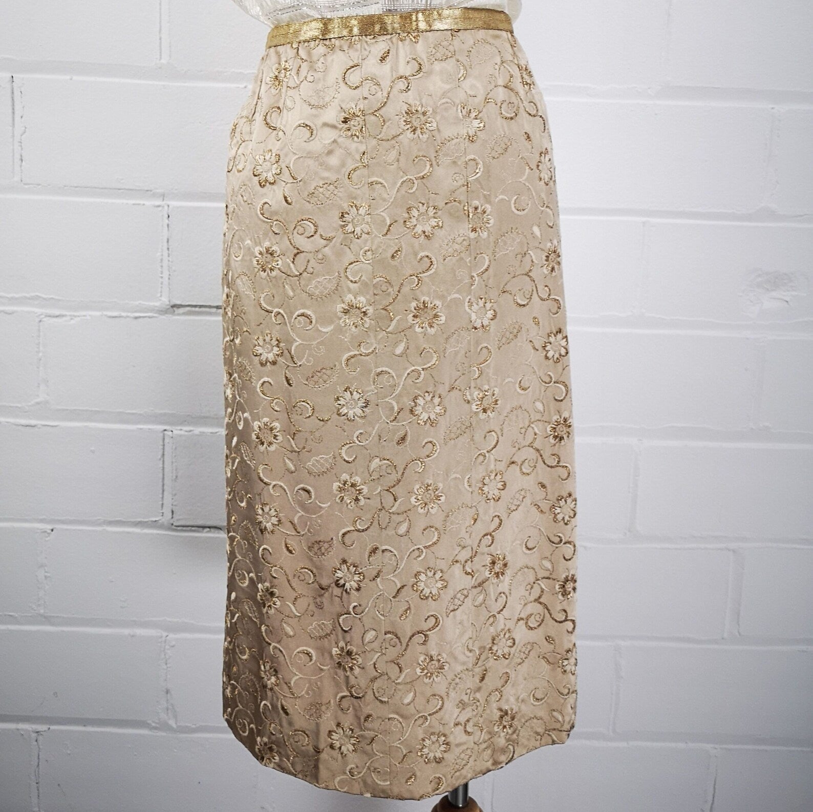 Vintage 60's Champagne Gold Metallic Floral Embroidered Silk Pencil Skirt with Pink Lining, W 24", Swinging 60's Mod Cocktail Party