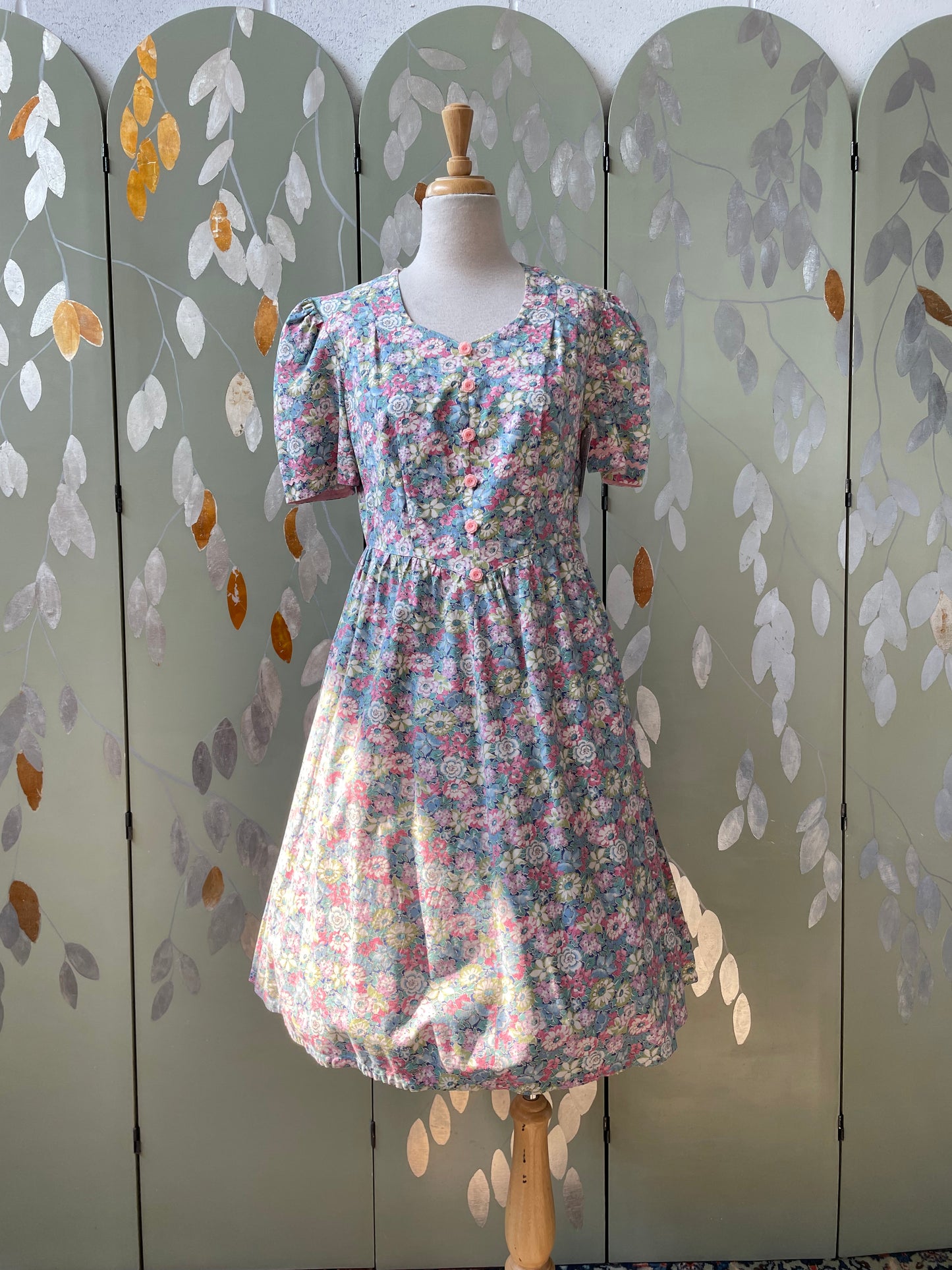 Vintage 1950s Blue Floral Print Cotton Puff Sleeve Dress, Medium