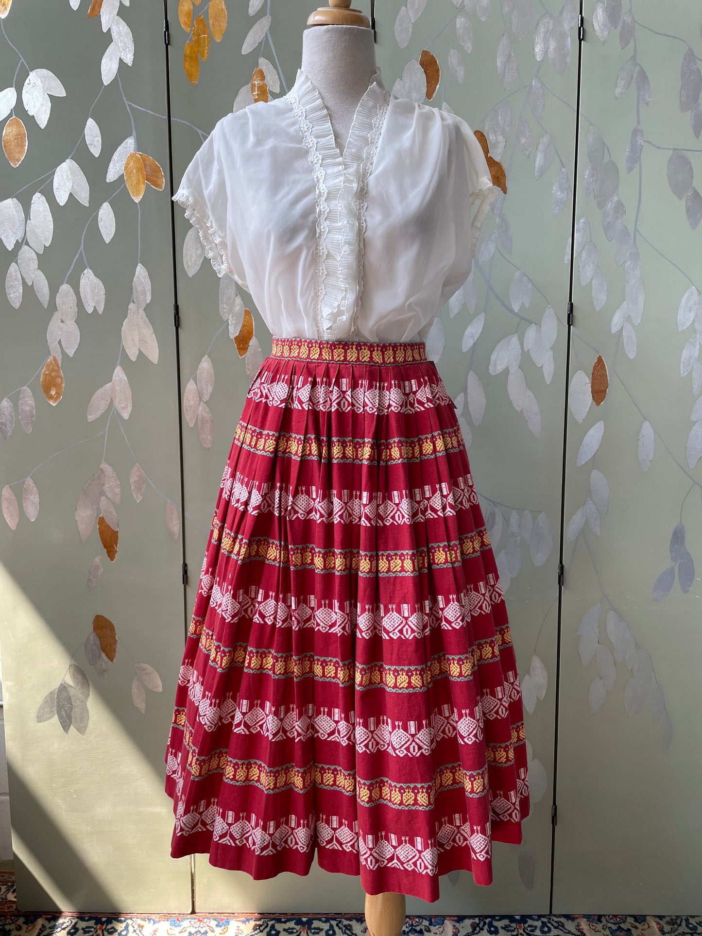 1950s Novelty Red and Yellow Patio Skirt, XS