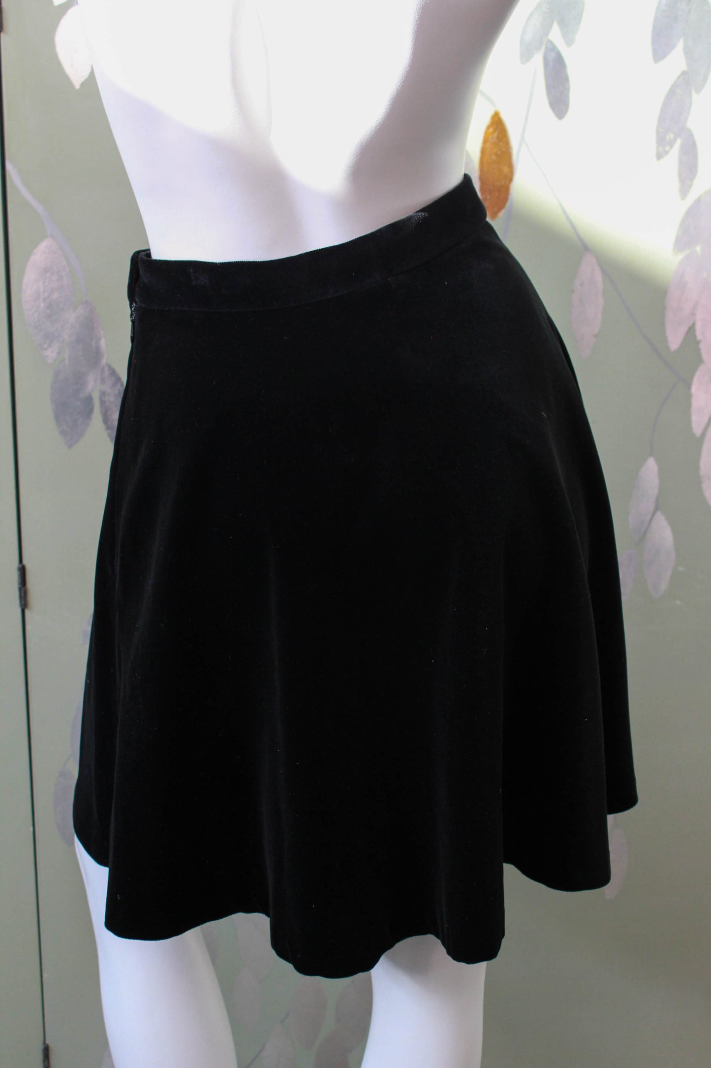 80s 90s vintage Laura Ashley black velvet circle skirt high waisted basic capsule wardrobe everyday mini skirt