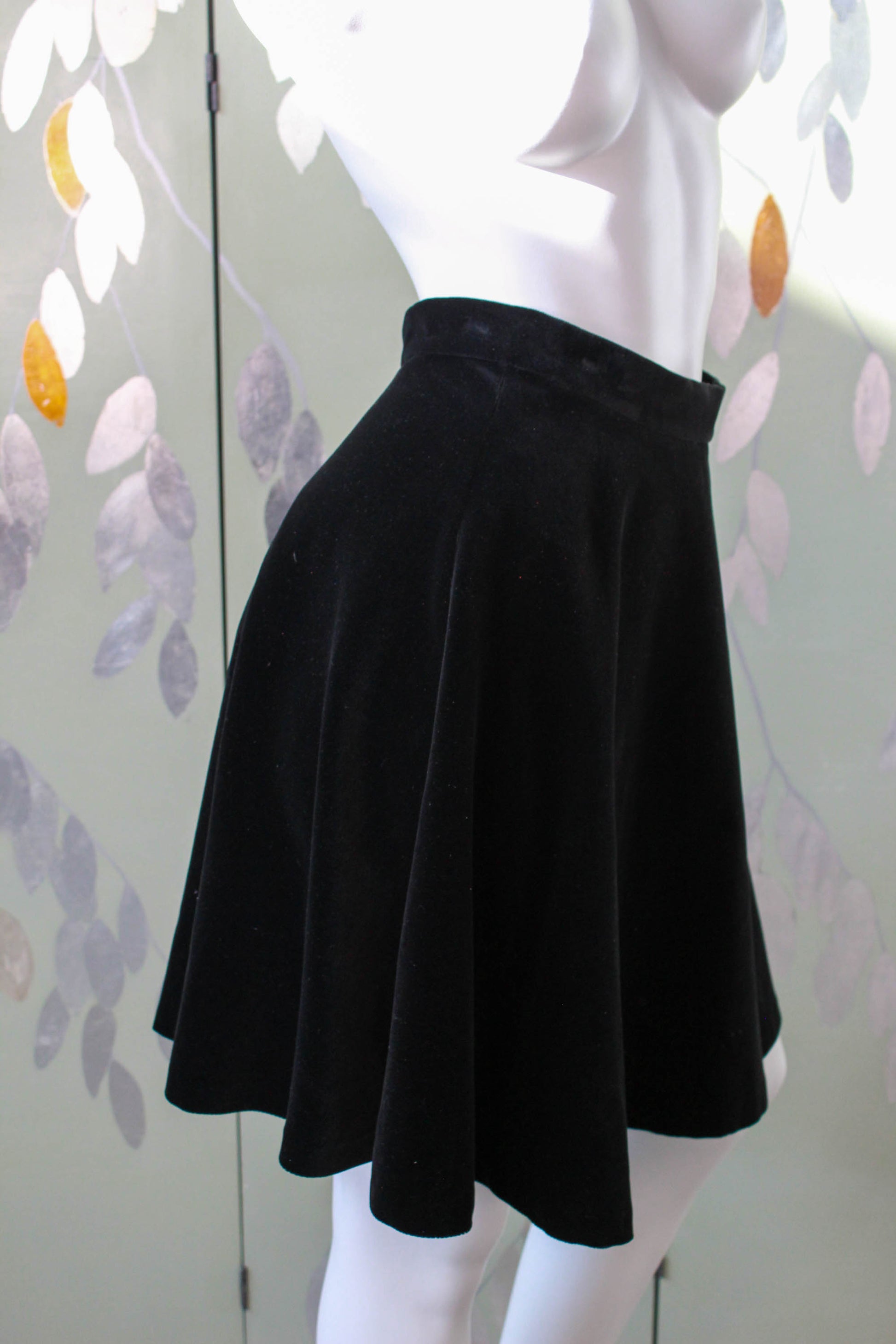 80s 90s vintage Laura Ashley black velvet circle skirt high waisted basic capsule wardrobe everyday mini skirt 