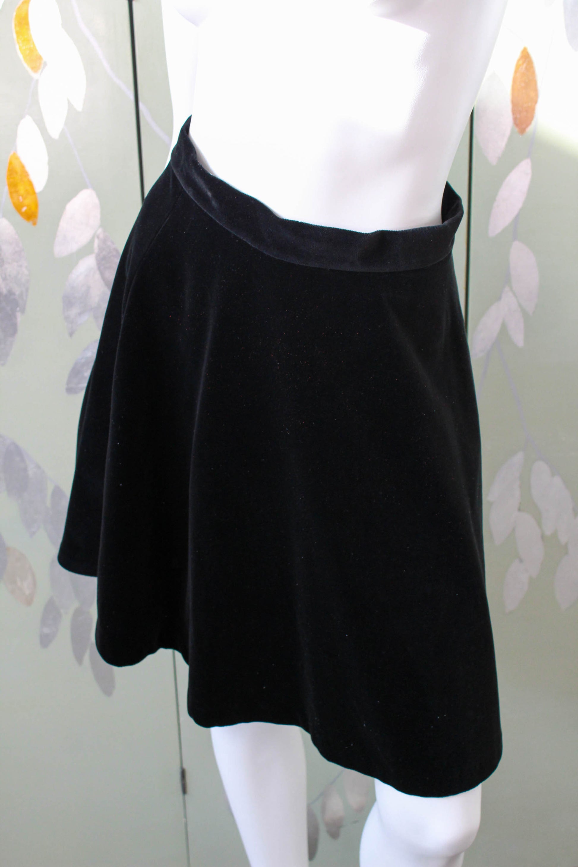 80s 90s vintage Laura Ashley black velvet circle skirt high waisted basic capsule wardrobe everyday mini skirt