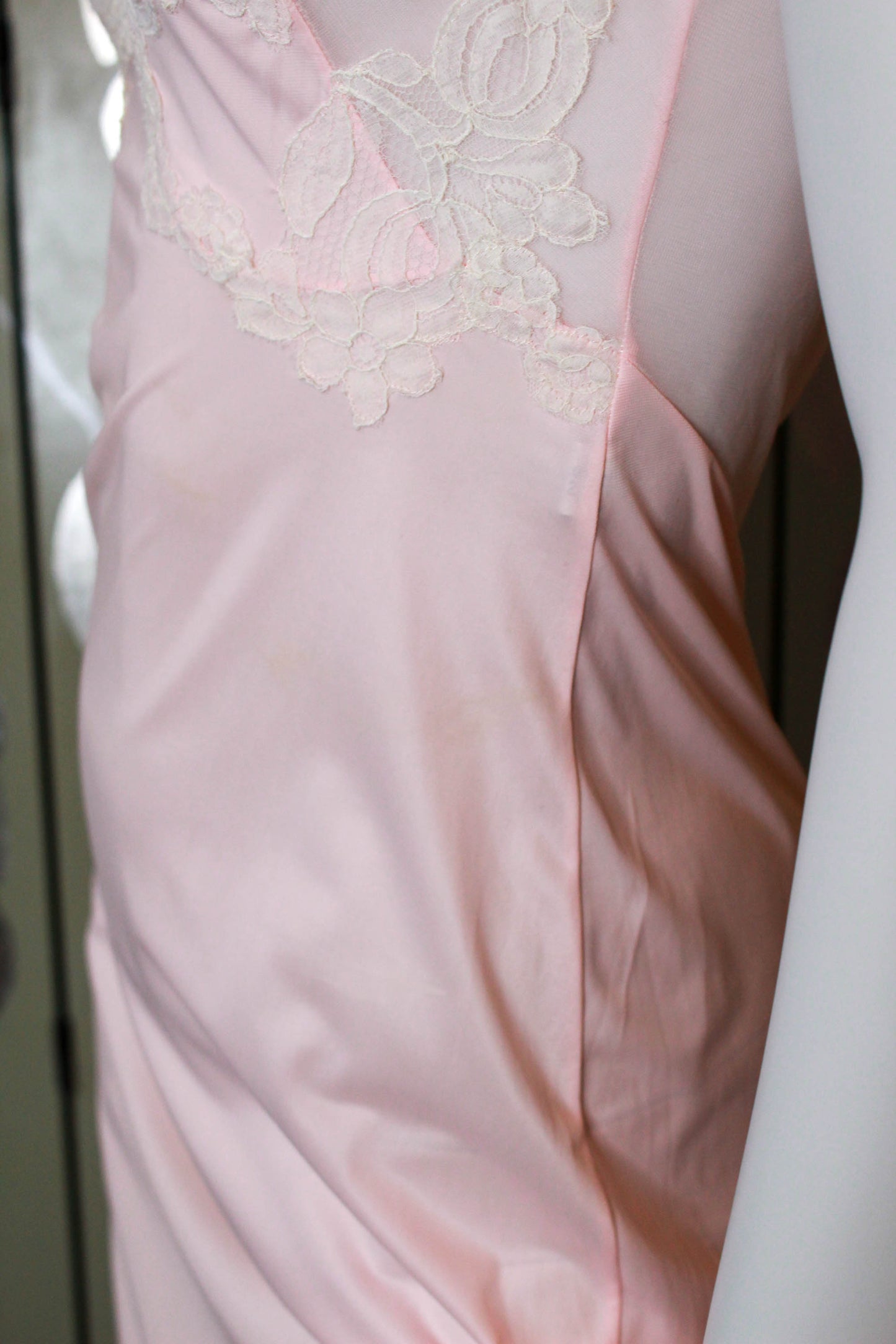 1960s Pale Pink Lace Slip, Small