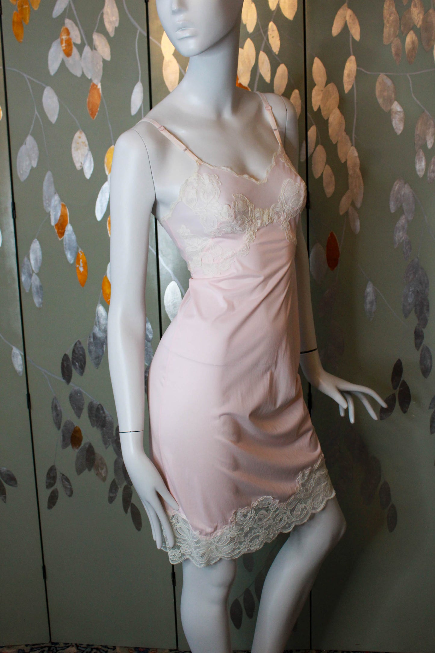 1960s Pale Pink Lace Slip, Small