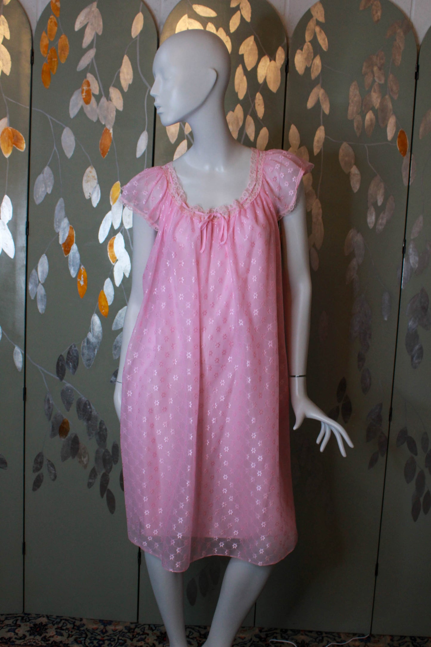 1960s floral print flutter sleeve scoop neck nightgown, gathered neck with ribbon bow at neck, coquette aesthetic
