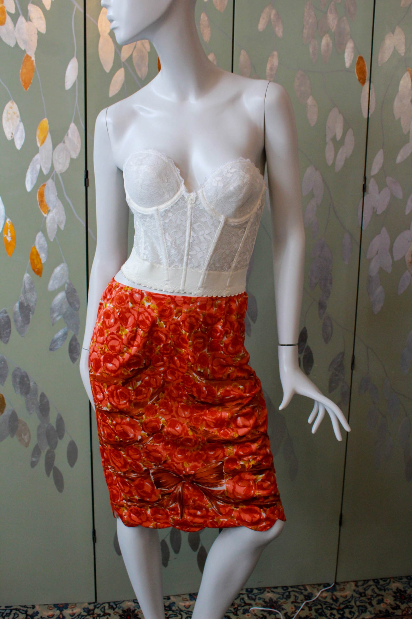 rose print with bow 1960s nylon slip skirt with scalloped hem