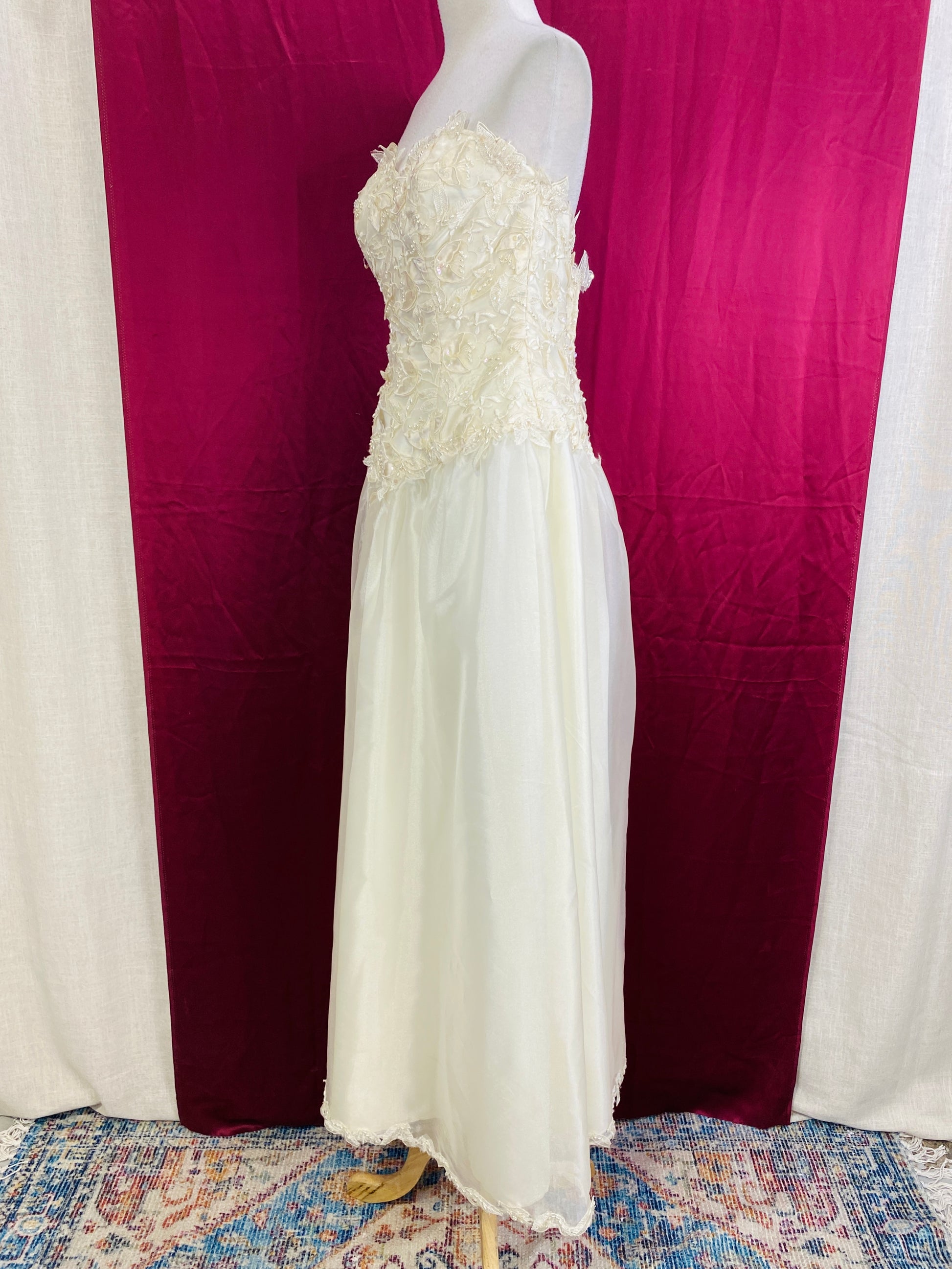 Vintage 80s Beaded Basque Waist Sweetheart Wedding Gown, Large
