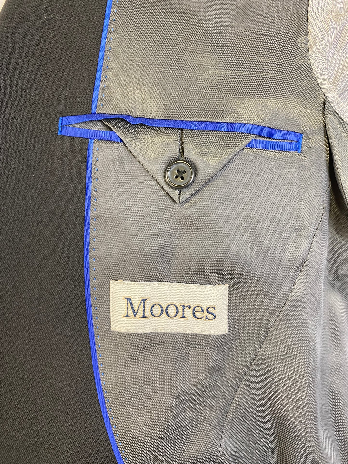 2010s 60s Style Men's Suit, Black Slim Fit 2-Piece Suit, Egara, Peak Lapel's, C38