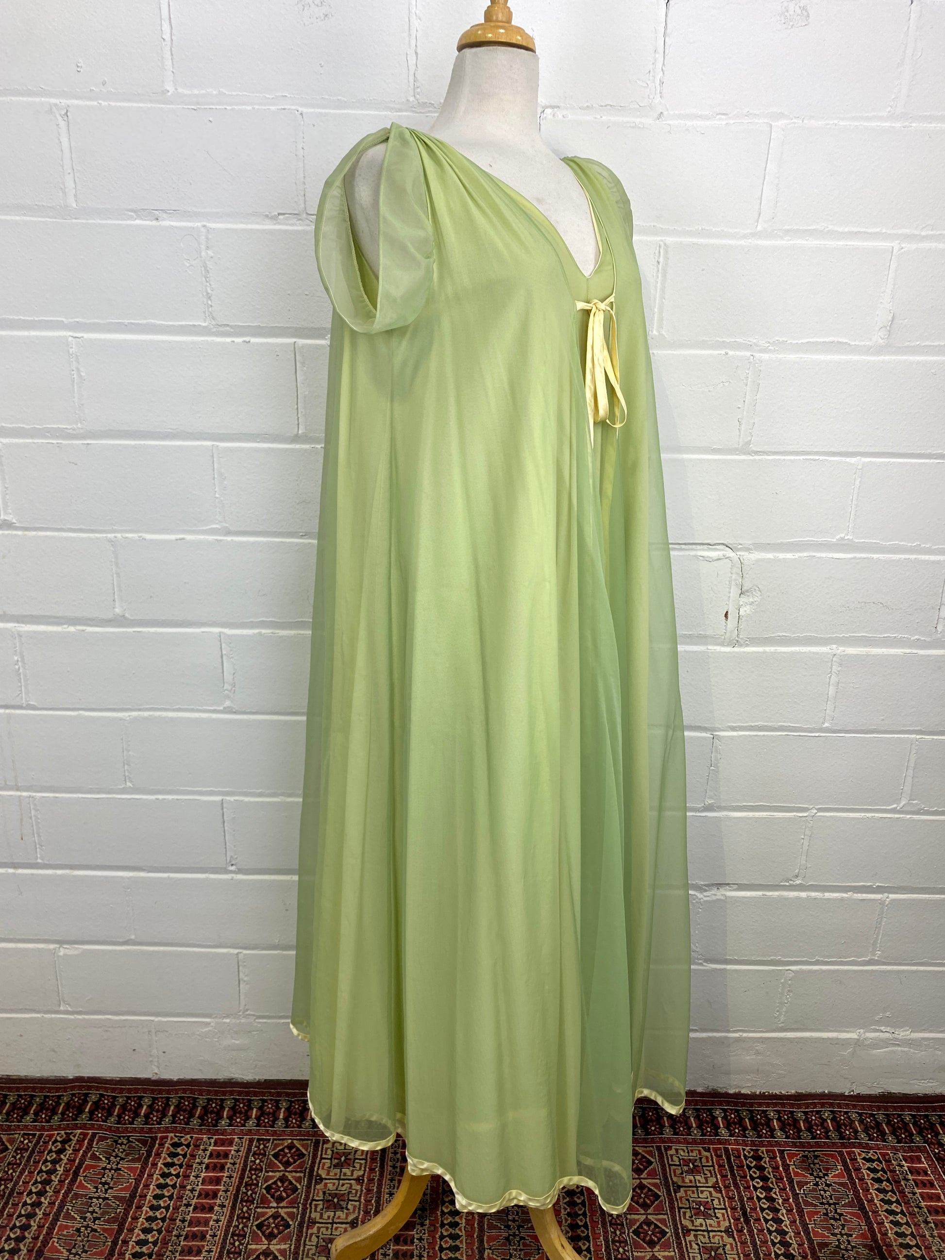 Vintage 1960s Green Chiffon Nightgown & Full Sweep Peignoir Negligee Set