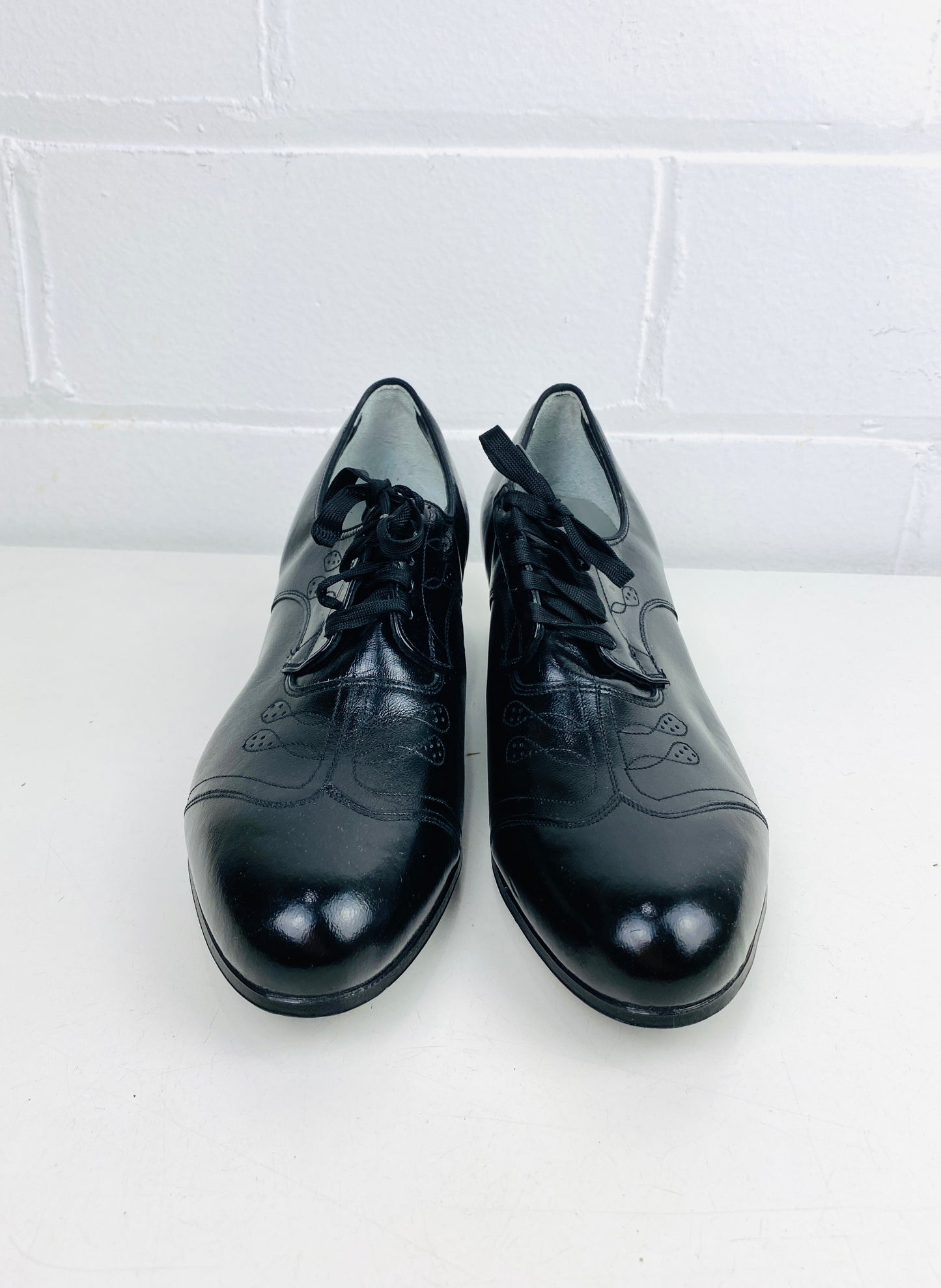 Vintage Deadstock Shoes, Women's Black Leather Oxford's, Cuban Heel, NOS, 147