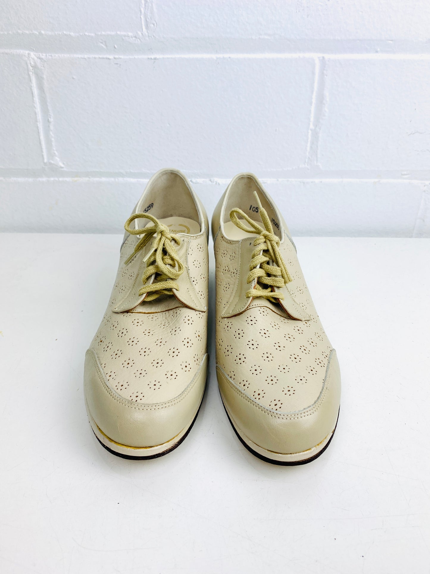 Vintage Deadstock Shoes, Women's 1980s Beige Leather Cuban Heel Oxfords, NOS, 1616