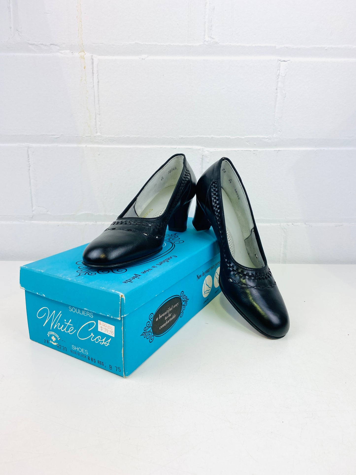 Vintage Deadstock Shoes, Women's 1980s Black Leather Mid-Heel Pumps, NOS, 8230