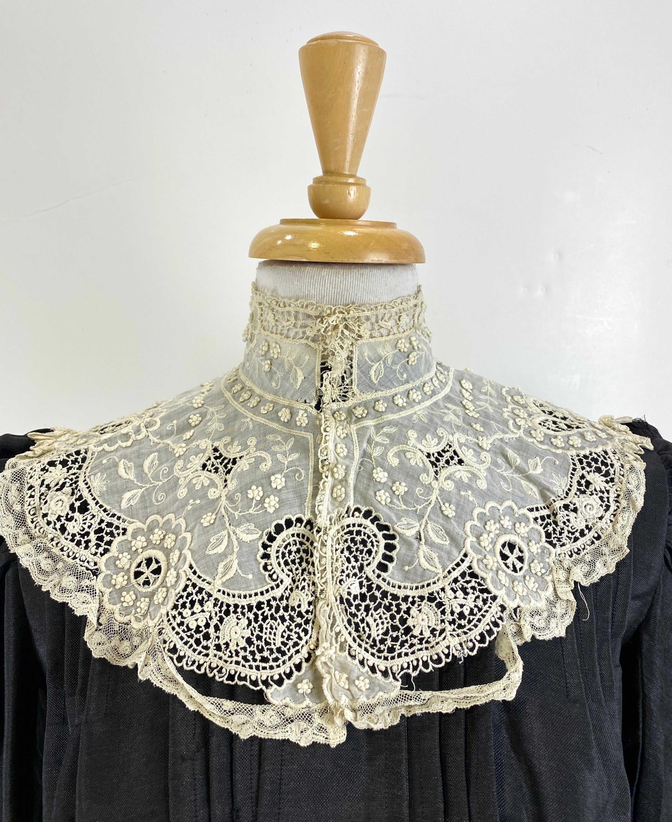 Antique Victorian Hand Embroidered Lace Cream Collar – Ian Drummond Vintage