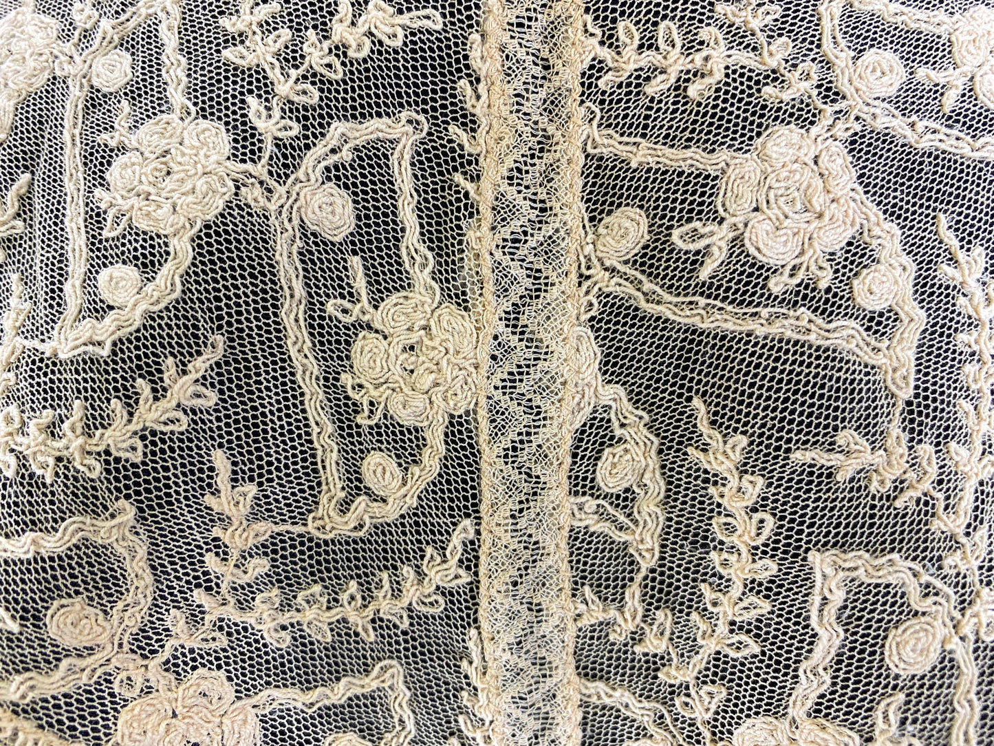 Antique Edwardian Beige Lace Embroidered Collar, Doubles