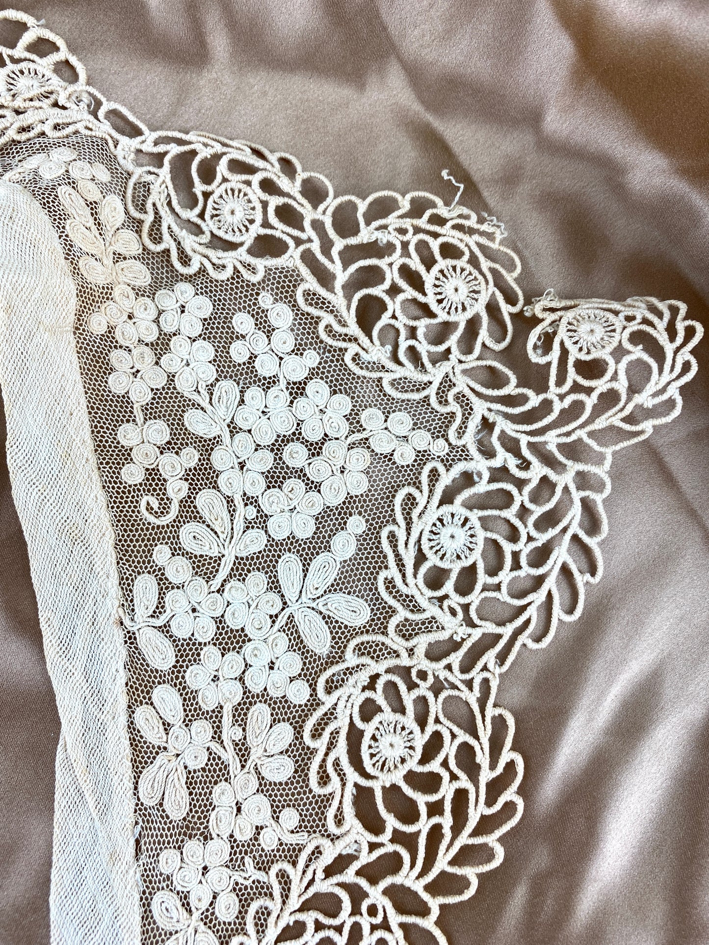 Vintage 1930s Beige Cording Embroidered Tulle Lace Collar 