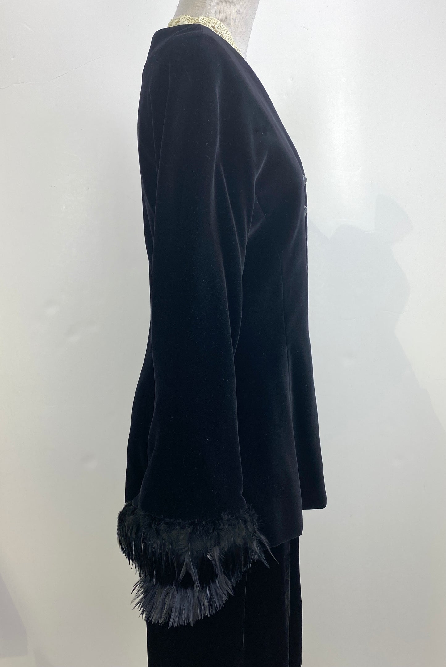 Vintage 1980s Women's Black Velvet Feather Trim Jacket, Myréne De PréMonville, Medium