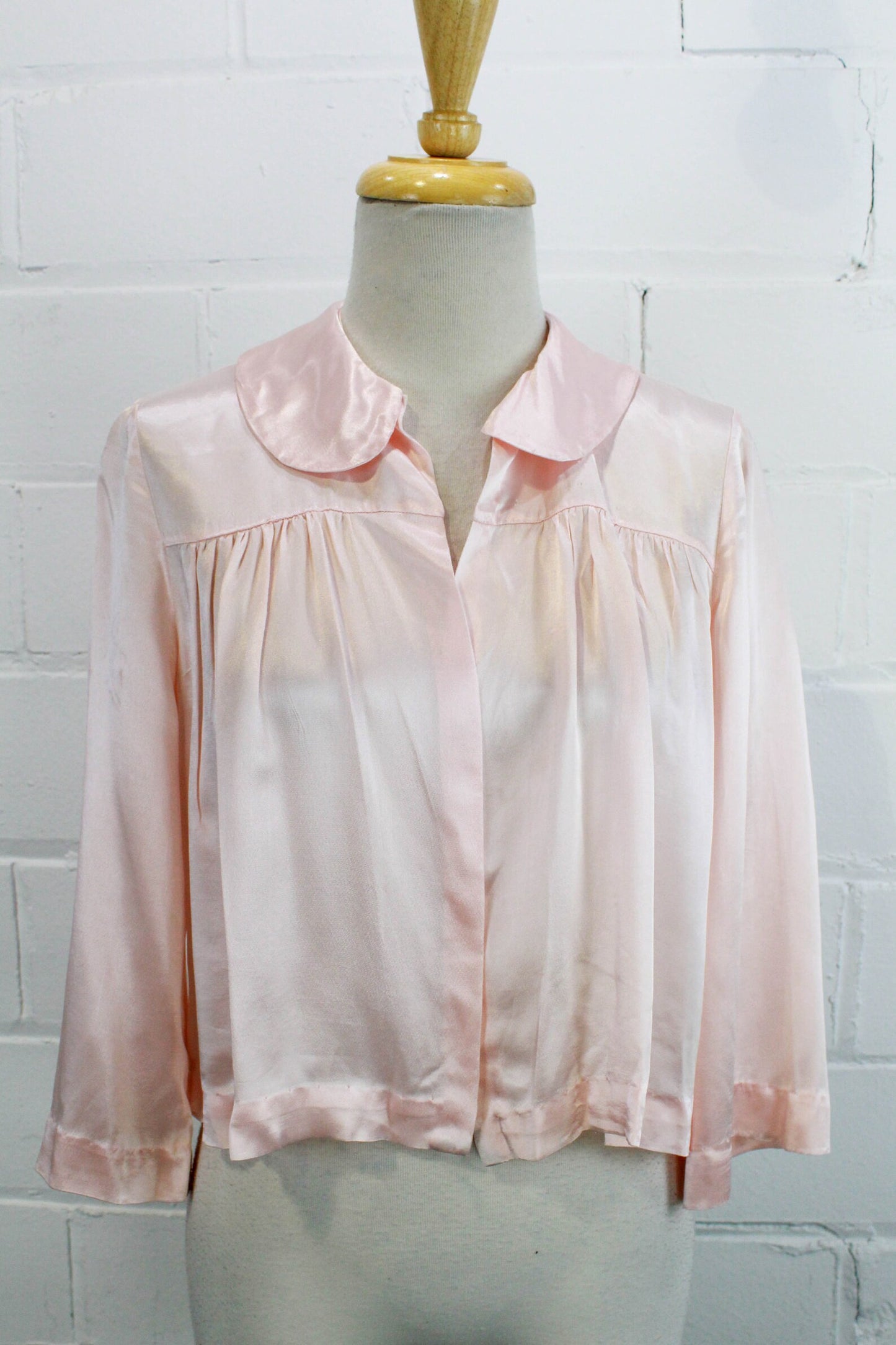 1940s Pink Satin Bed Jacket, Liquid Satin, Peter Pan Collar, Vintage Lingerie