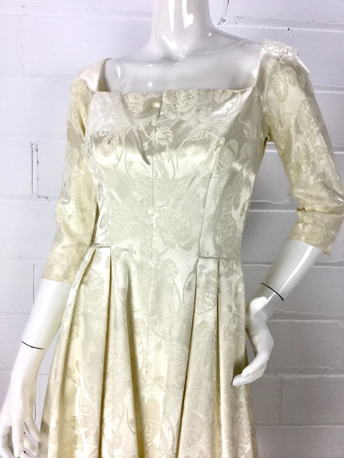 Vintage 50s Ivory White Rose Brocade Wedding/ Cocktail Dress, 3/4 Sleeves, Small