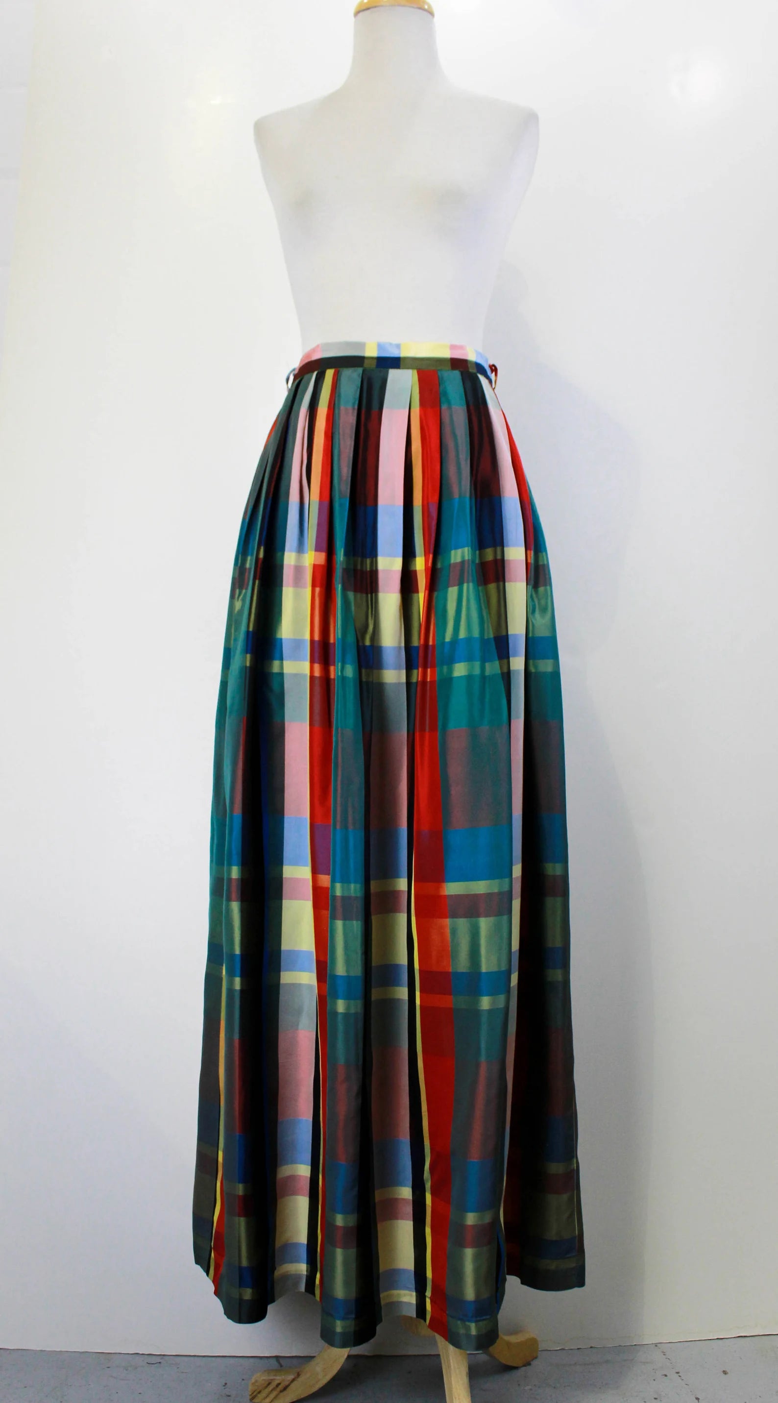 Vintage s Pleated Taffeta Plaid Maxi Skirt, Anne Klein – Ian