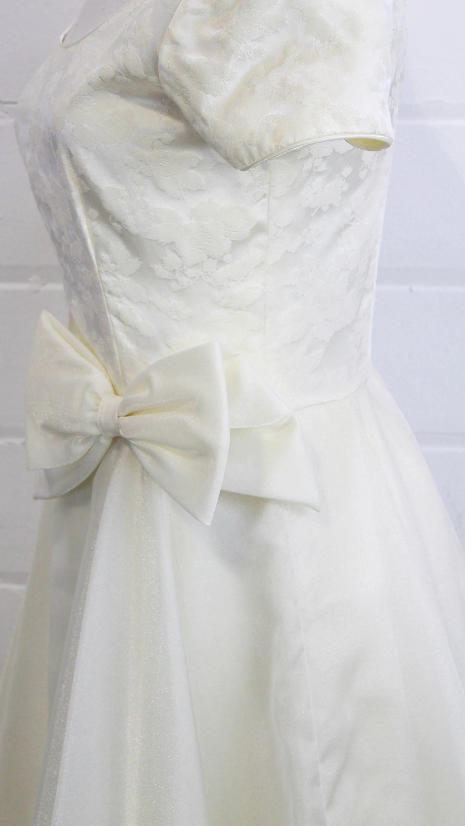 Vintage 90s does 50s White Formal Dress, Small, Full Skirt, Sparkly Organza Wedding Dress