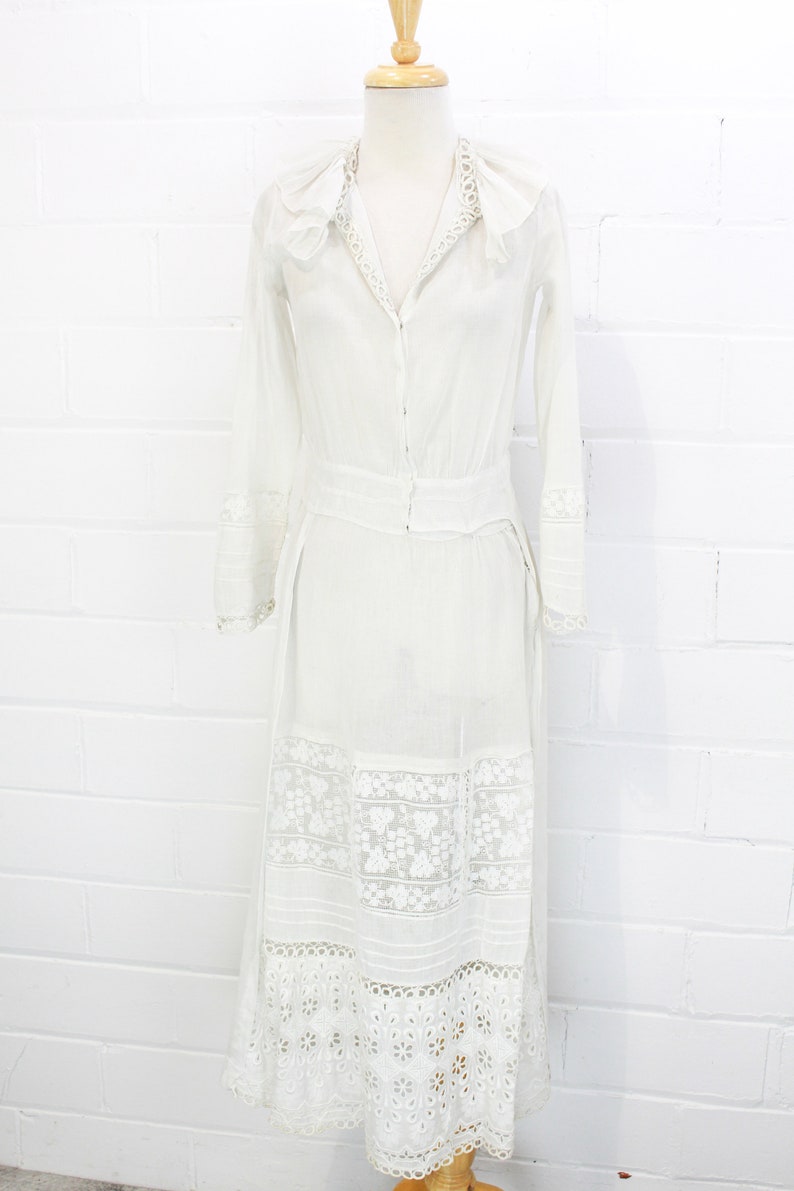 Antique Edwardian White Cotton Dress with Ruffle Collar, Small