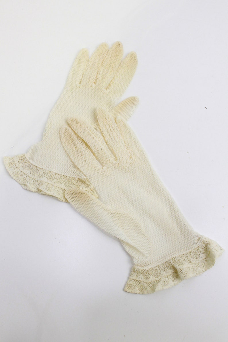 Vintage White Net Gloves with Lace Ruffle, Bridal Gloves, Mid Century Women's Dress Gloves