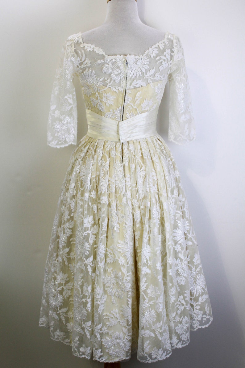 1950s Wedding Dress, 50s Vintage Bridal Dress White Lace, Satin Pleated Belt, Mid Century Metallic Lace Wedding Dress, 3/4 Sleeves