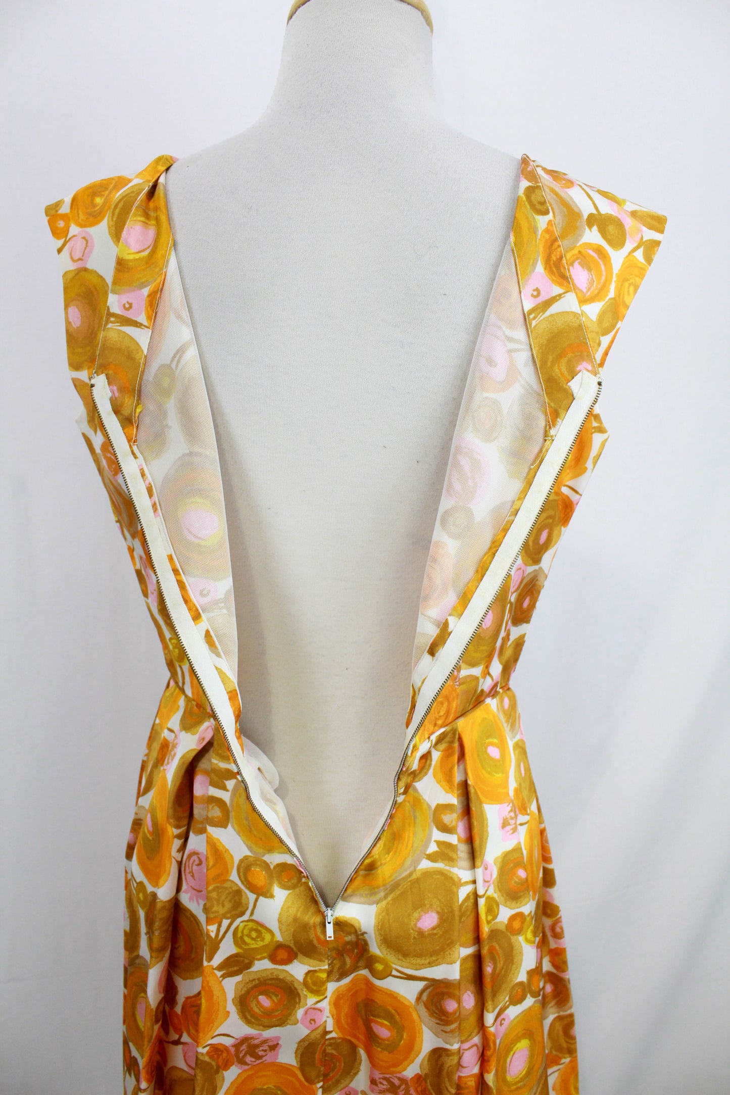 1950s Orange Pink Abstract Circle Floral Print Sleeveless Party Dress, Pleated Skirt, Vintage 50s Womens Dress Ian Drummond Vintage, Bust 40