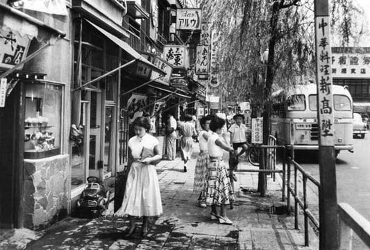 Tokyo 1952. Japanese fashion designers. 