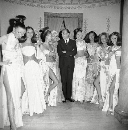 Federico Forquet at his fashion show with his models in the mid 1960s