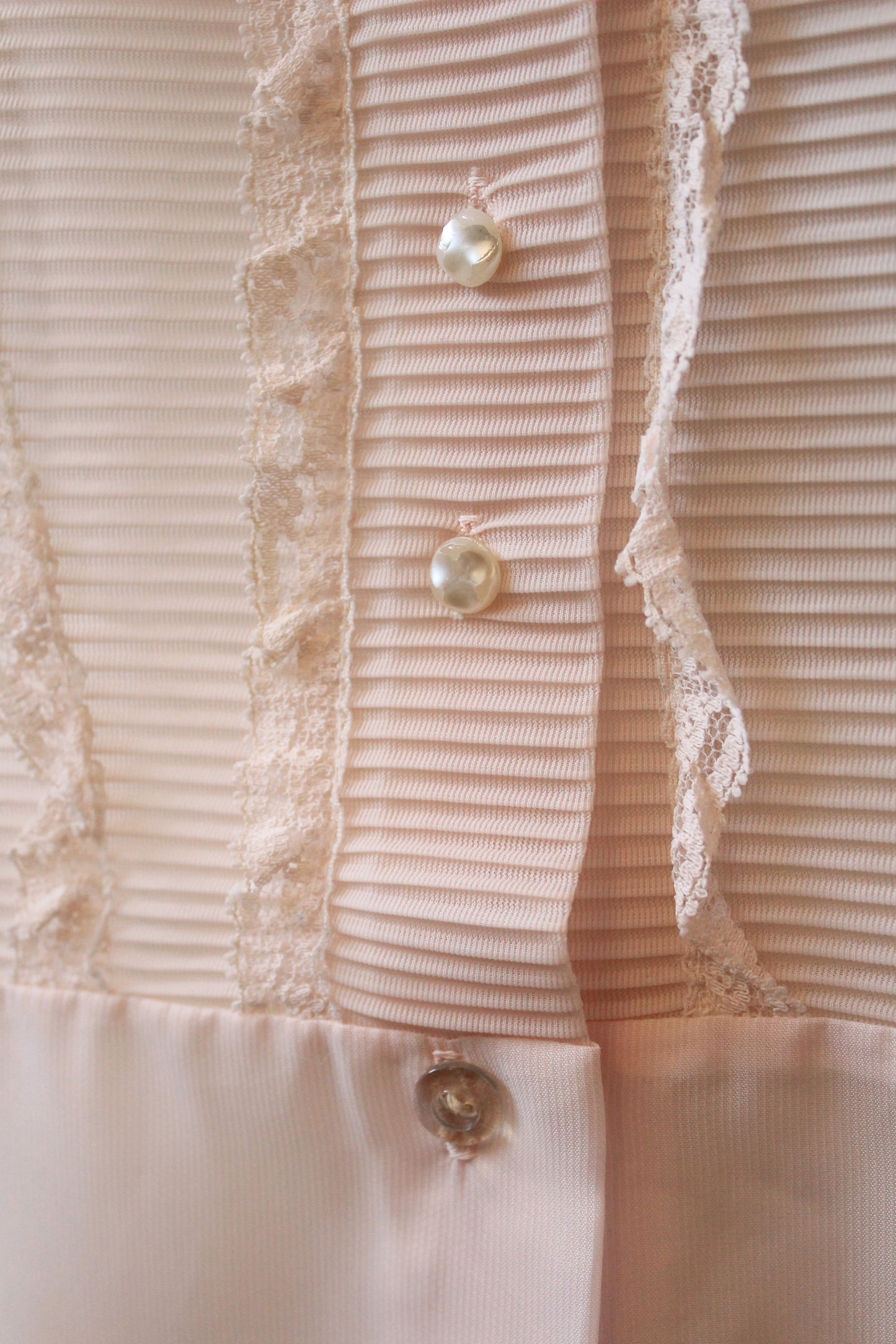 Vintage 1950s Light Pink Nylon Short Sleeve Blouse With Pintucks, M