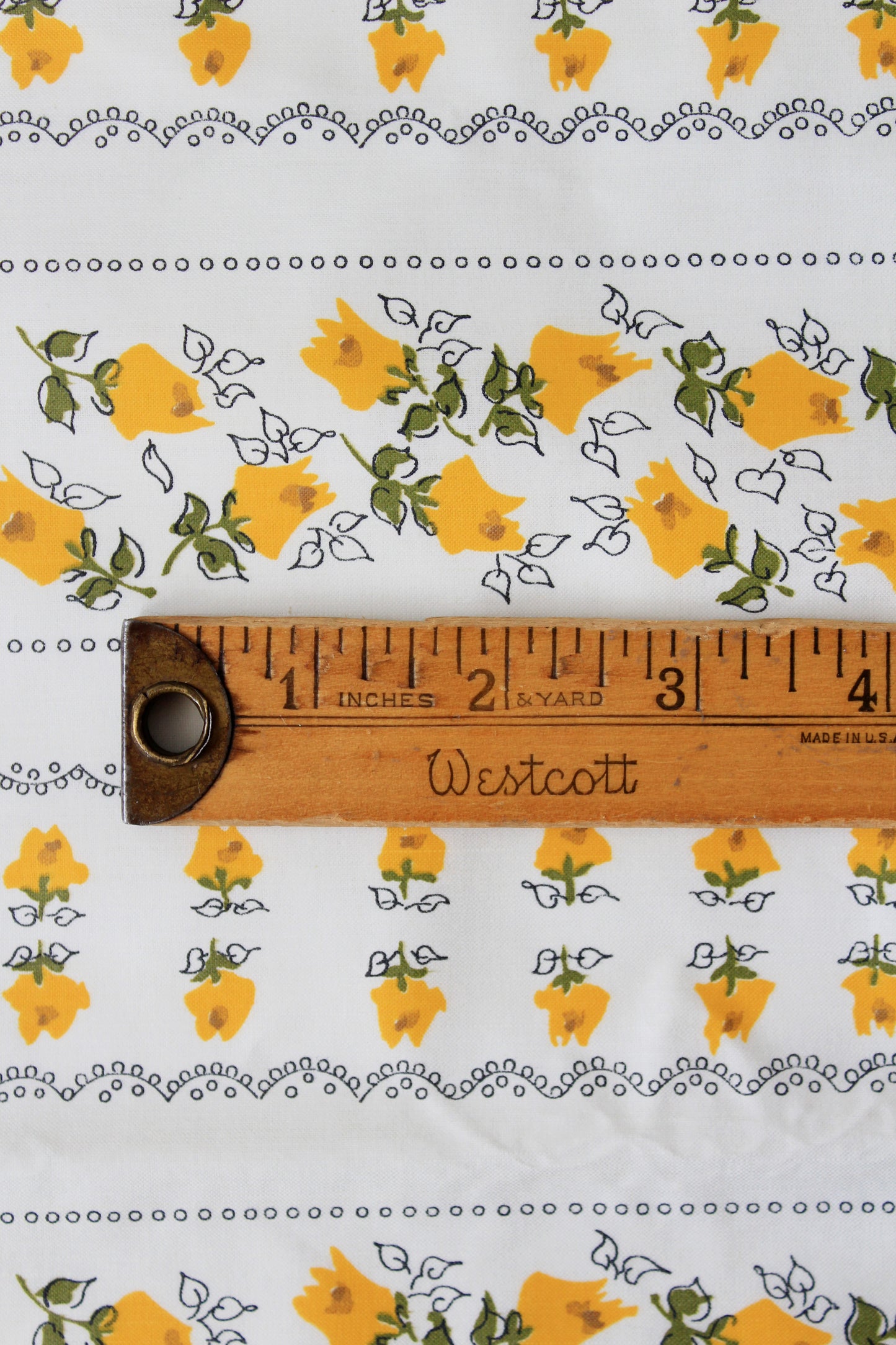1950s White And Yellow Flower Lines Floral Cotton Fabric, 6.2 Yards