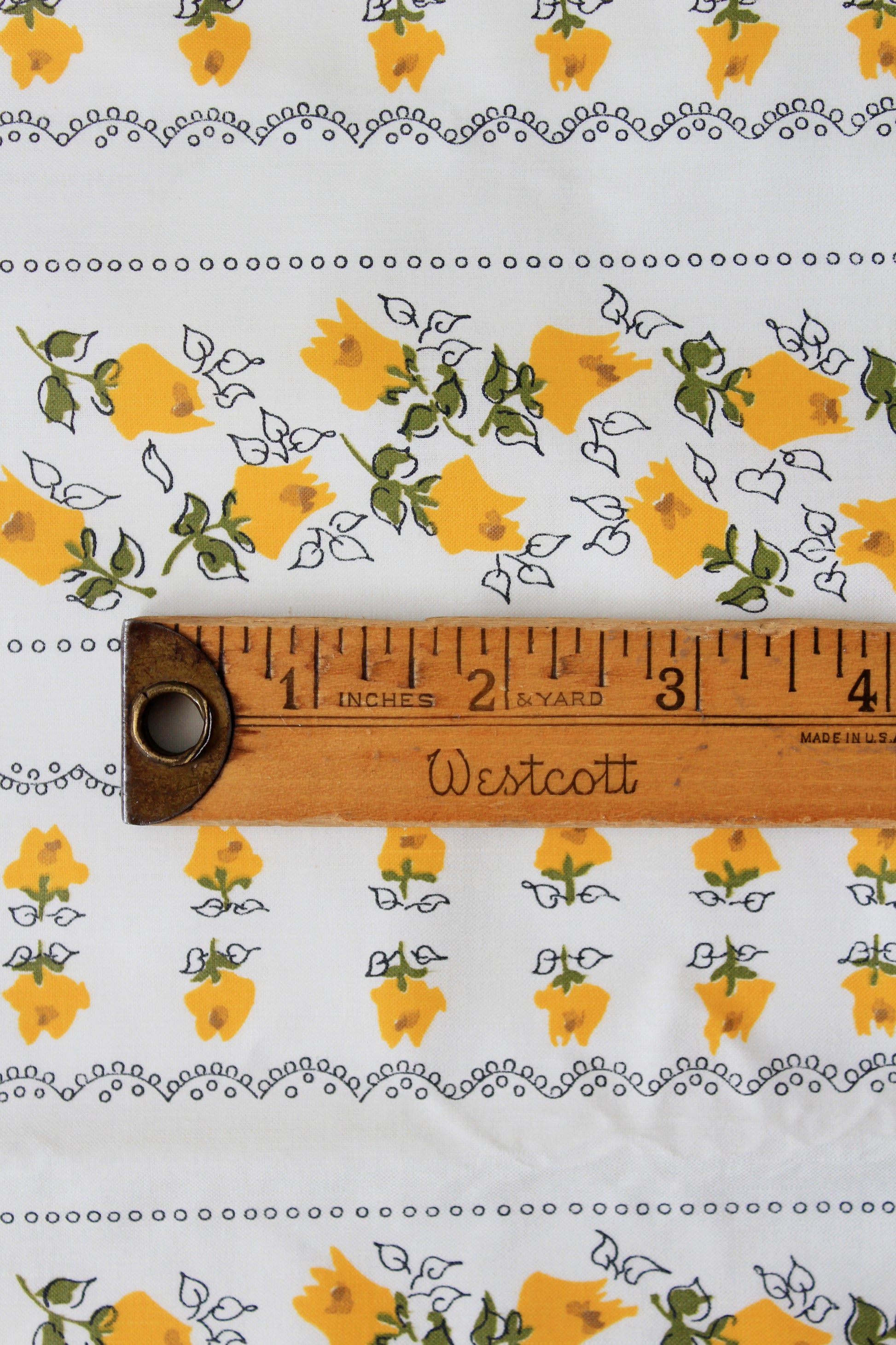 1950s White And Yellow Flower Lines Floral Cotton Fabric, 6.2 Yards