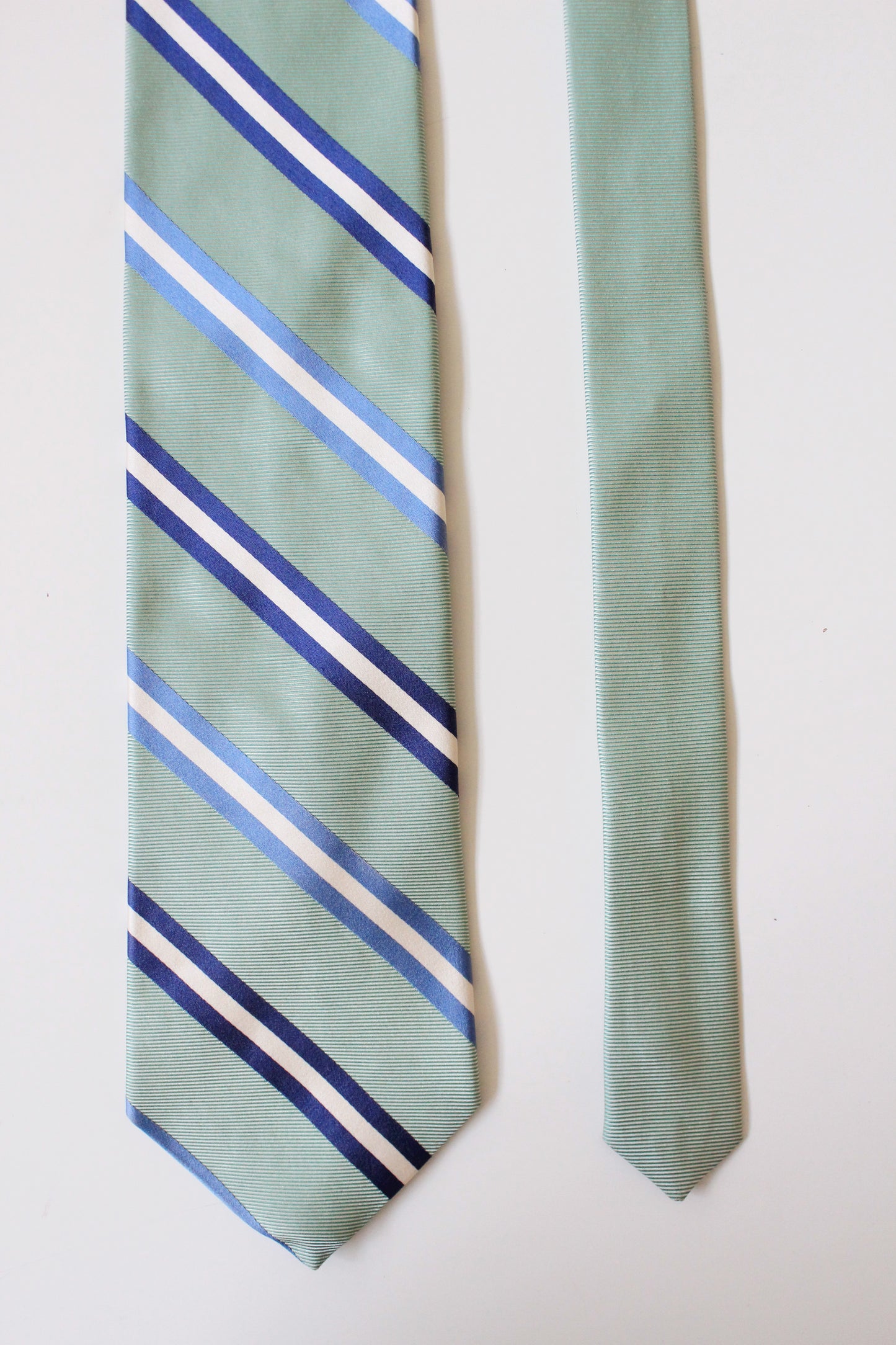 1990s Tommy Hilfiger Green And Blue Striped Designer Silk Tie 