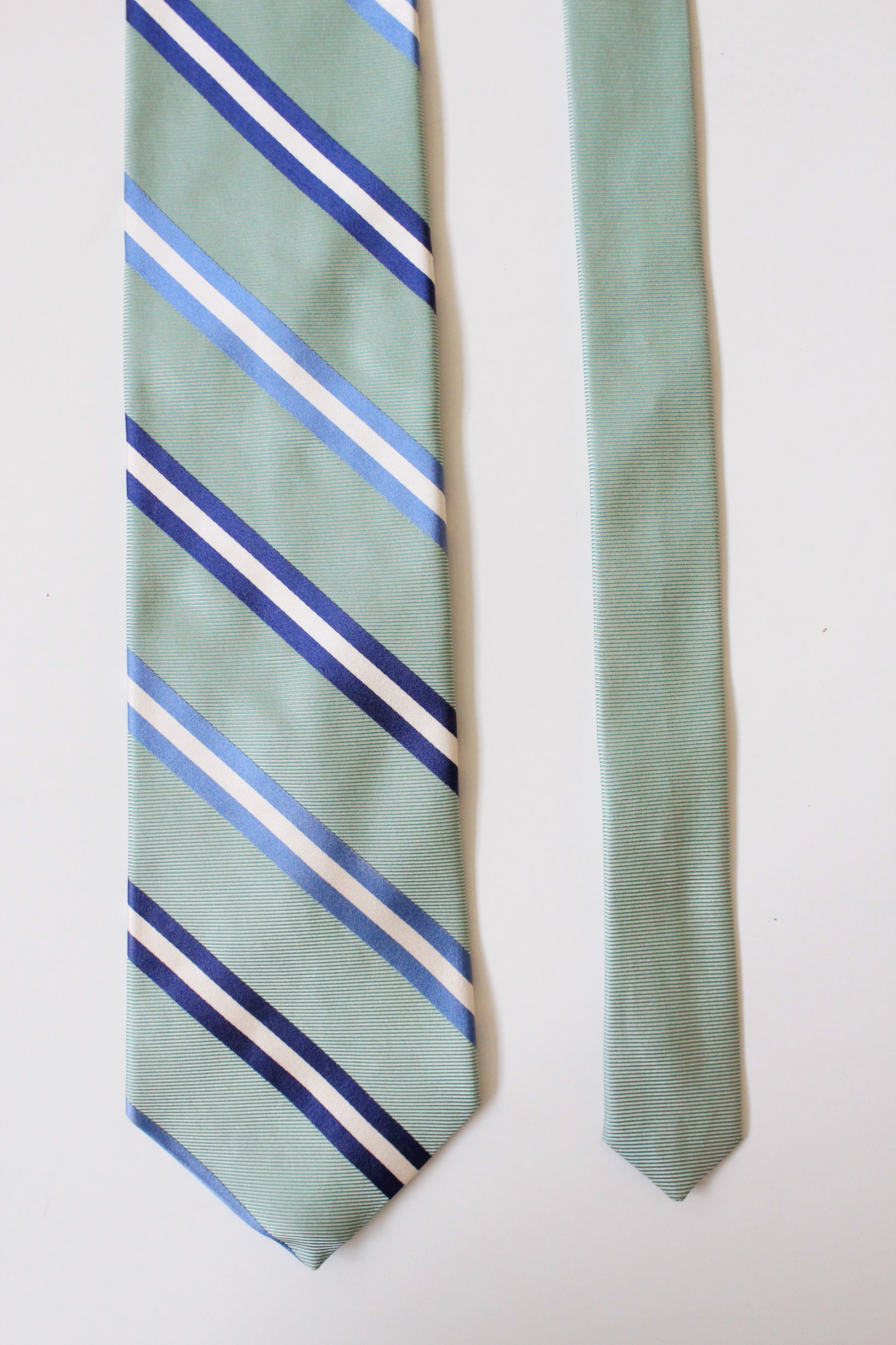 1990s Tommy Hilfiger Green And Blue Striped Designer Silk Tie 