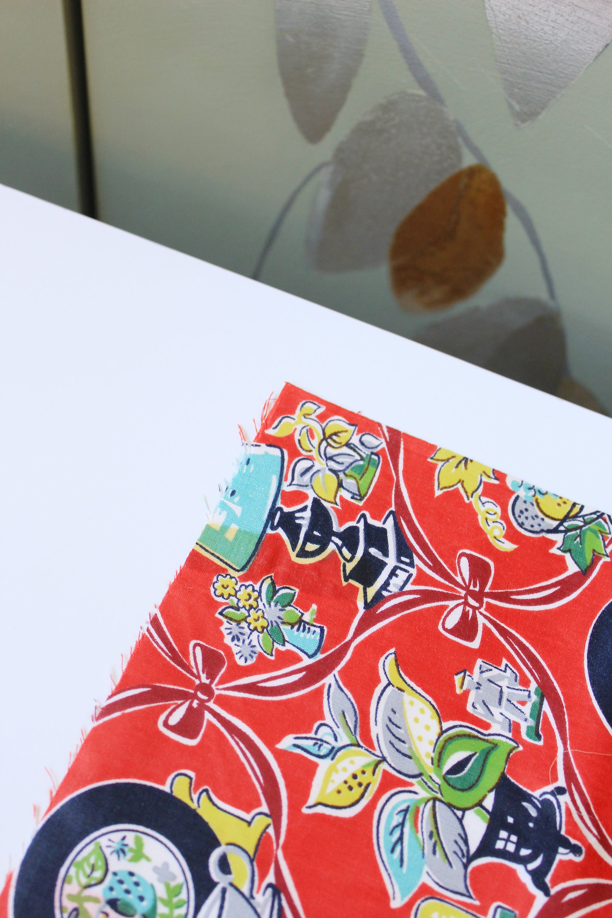 1960s Novelty Fruit Bowl And Floral Print With Bows Polished Cotton Fabric, 3.1 Yards