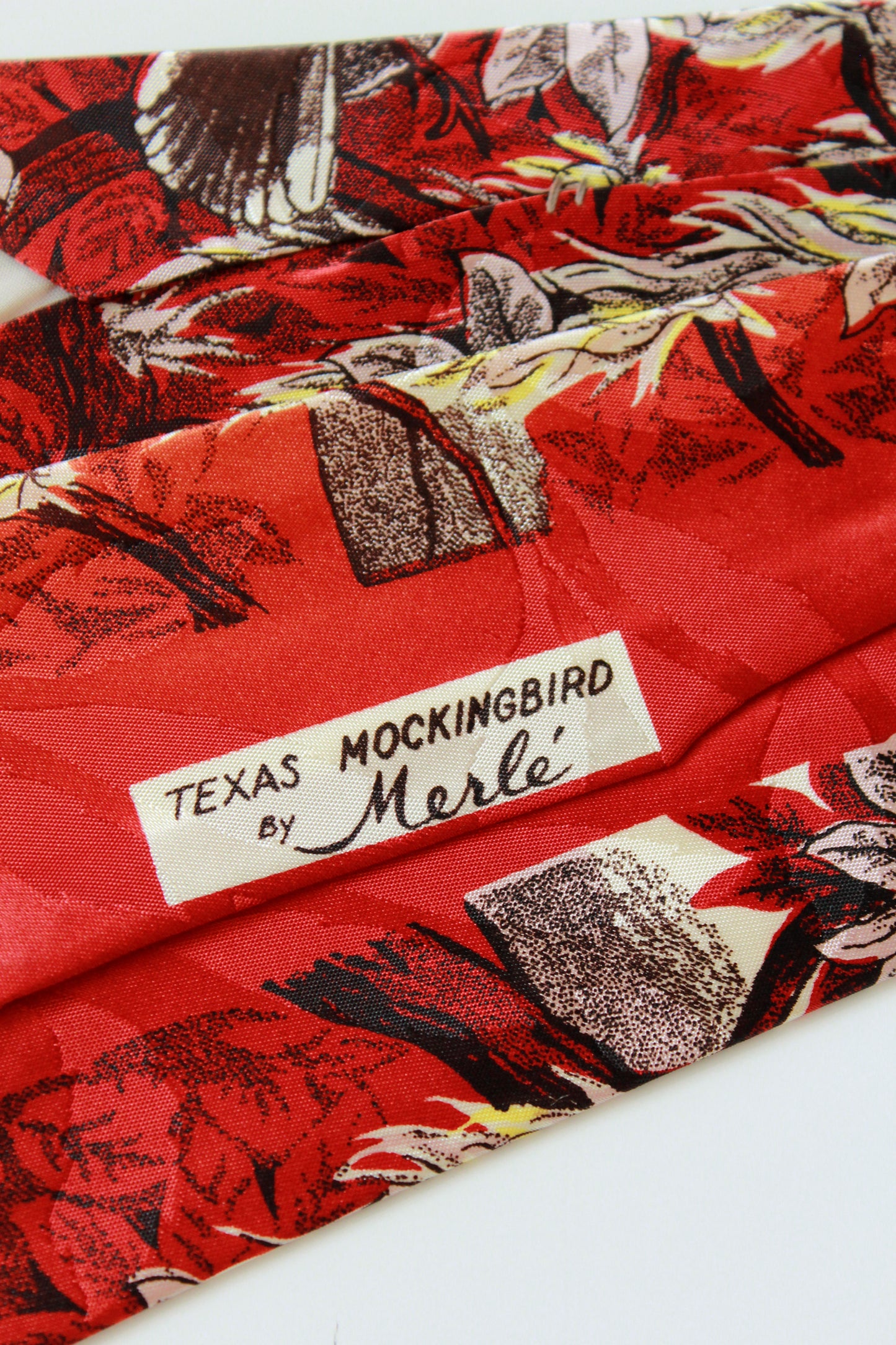 Vintage 1940s Rayon Tie With Red And Yellow Mockingbirds