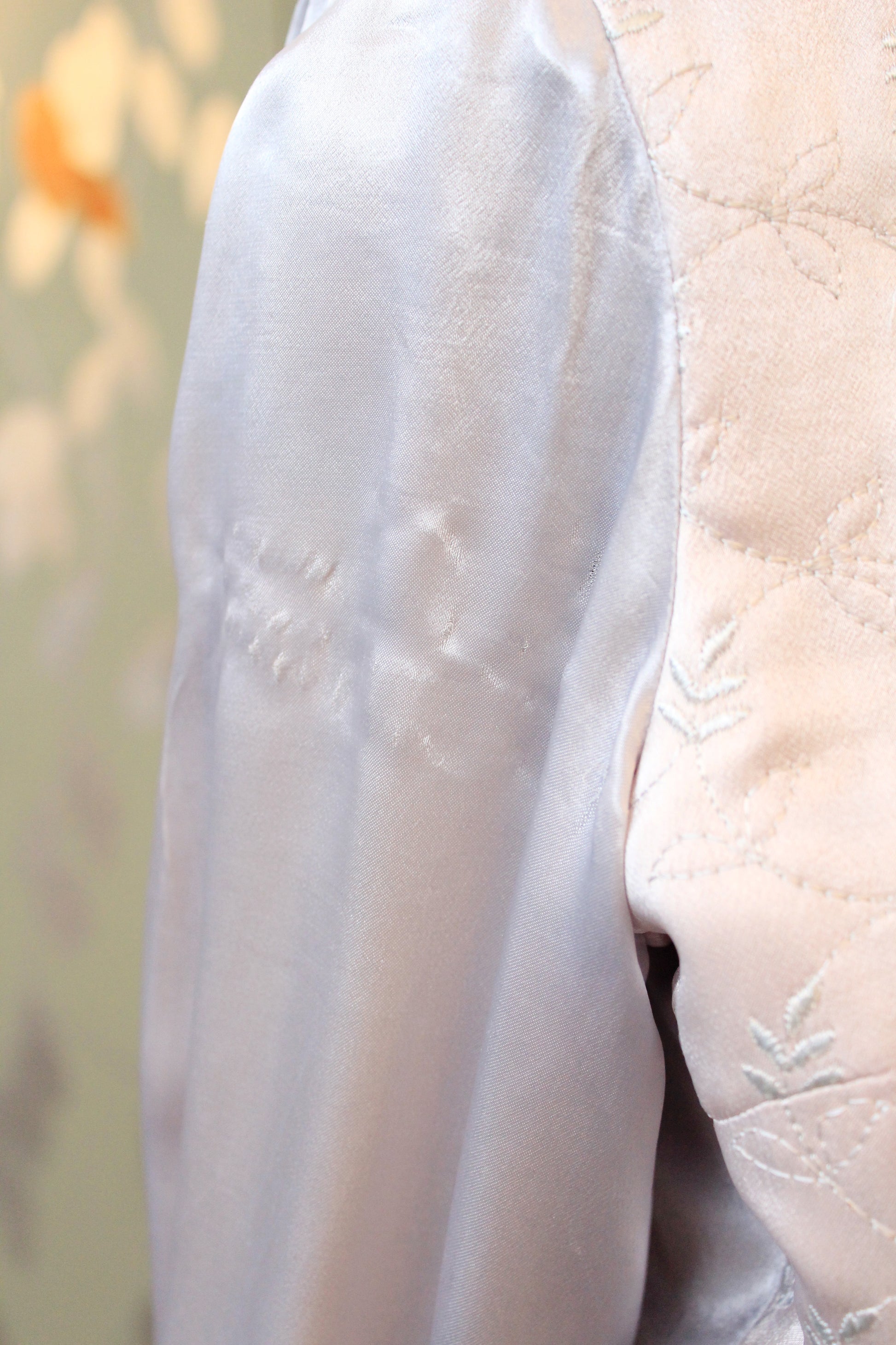 1940s Light Lilac Silk Robe With Quilting And Sash Belt, XS