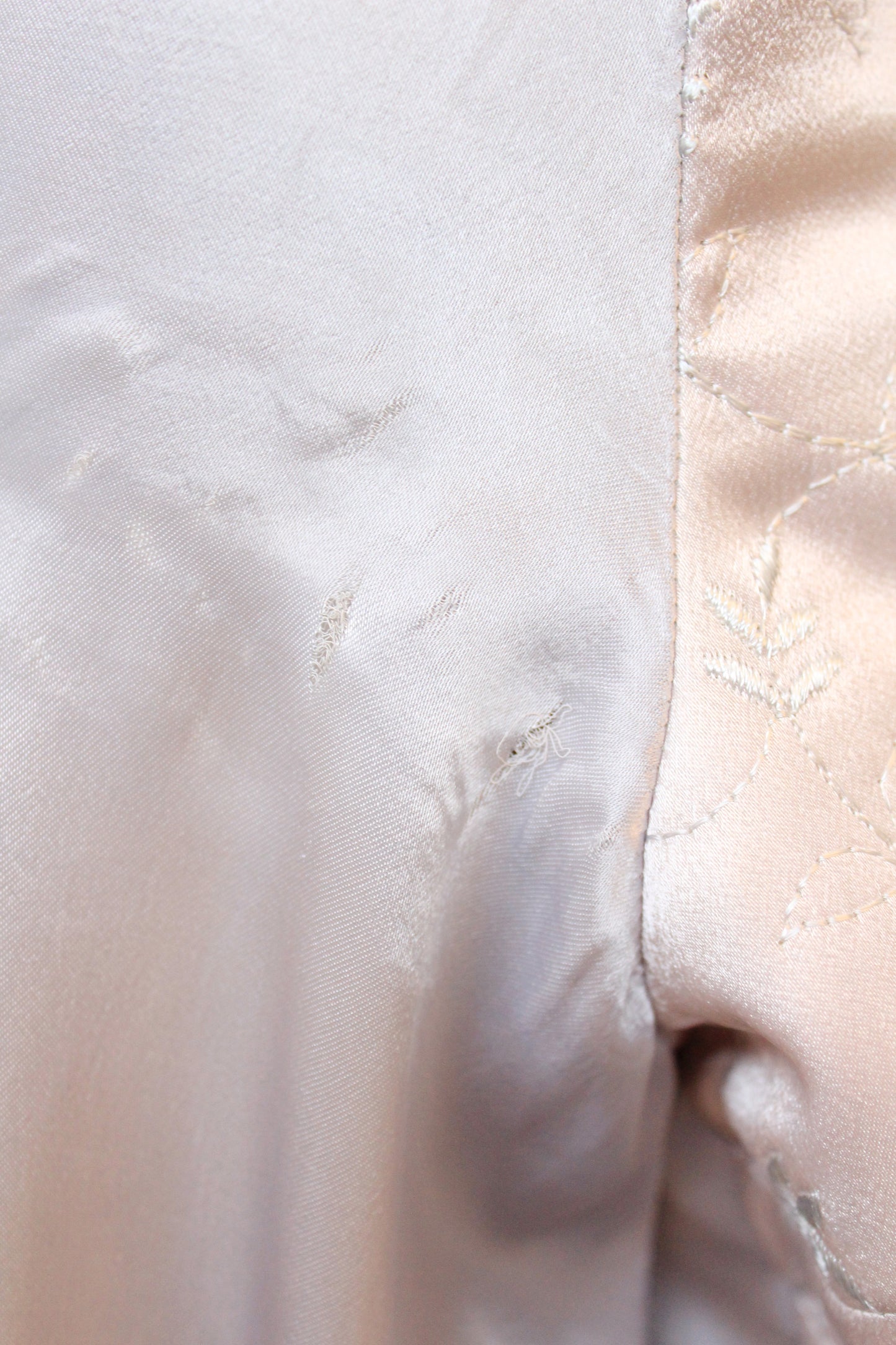 1940s Light Lilac Silk Robe With Quilting And Sash Belt, XS